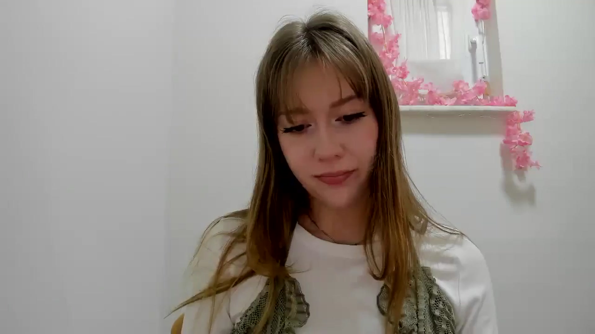 Gallery image thumbnail from RoboSasha's myfreecams stream on, 01/28/2026, 13:09 image 9 of 20
