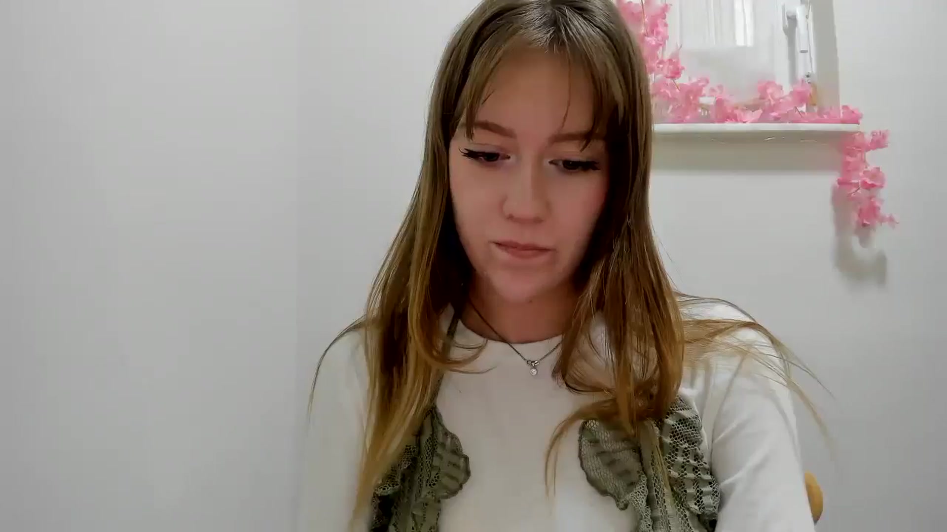 Gallery image thumbnail from RoboSasha's myfreecams stream on, 01/28/2026, 13:57 image 15 of 20