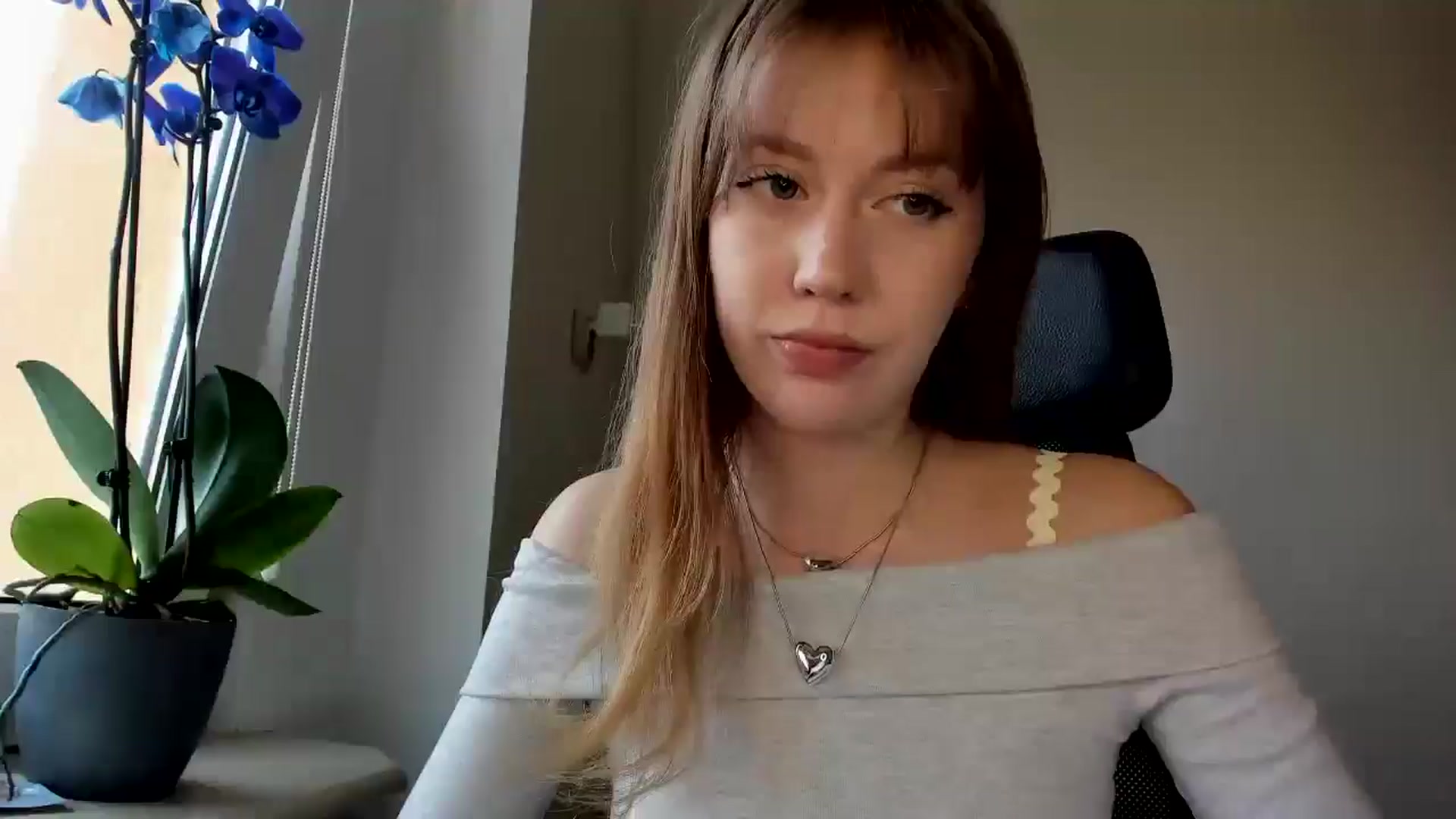 Gallery image thumbnail from RoboSasha's myfreecams stream on, 02/23/2026, 14:45 image 8 of 20