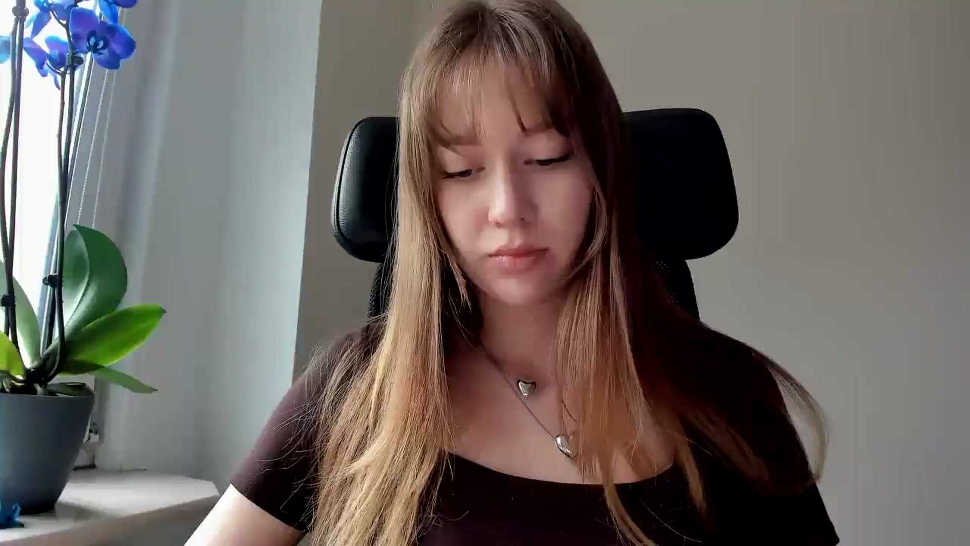 Gallery image thumbnail from RoboSasha's myfreecams stream on, 02/24/2026, 11:05 image 12 of 20