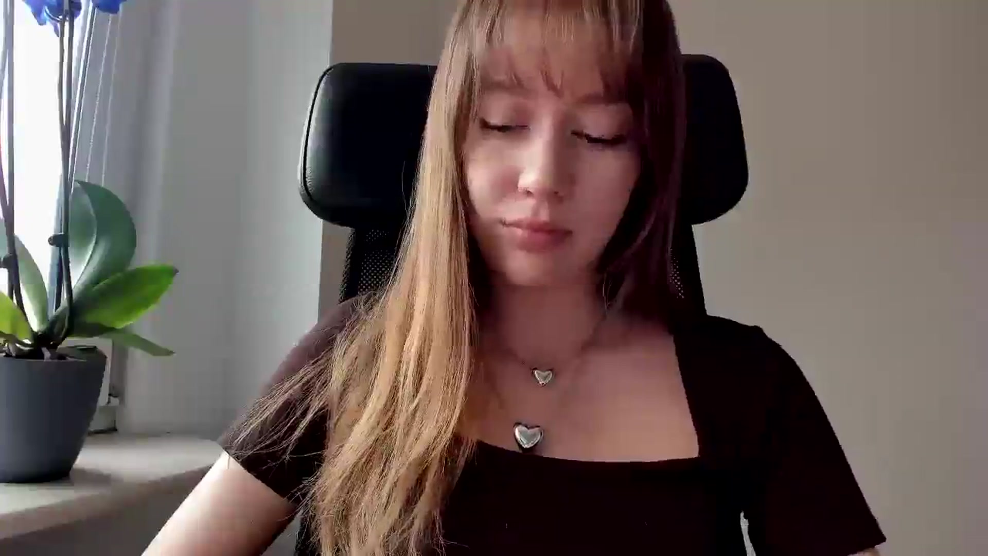 Gallery image thumbnail from RoboSasha's myfreecams stream on, 02/24/2026, 12:18 image 9 of 20
