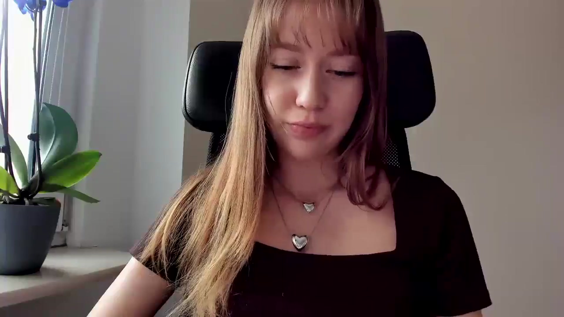 Gallery image thumbnail from RoboSasha's myfreecams stream on, 02/24/2026, 12:18 image 11 of 20