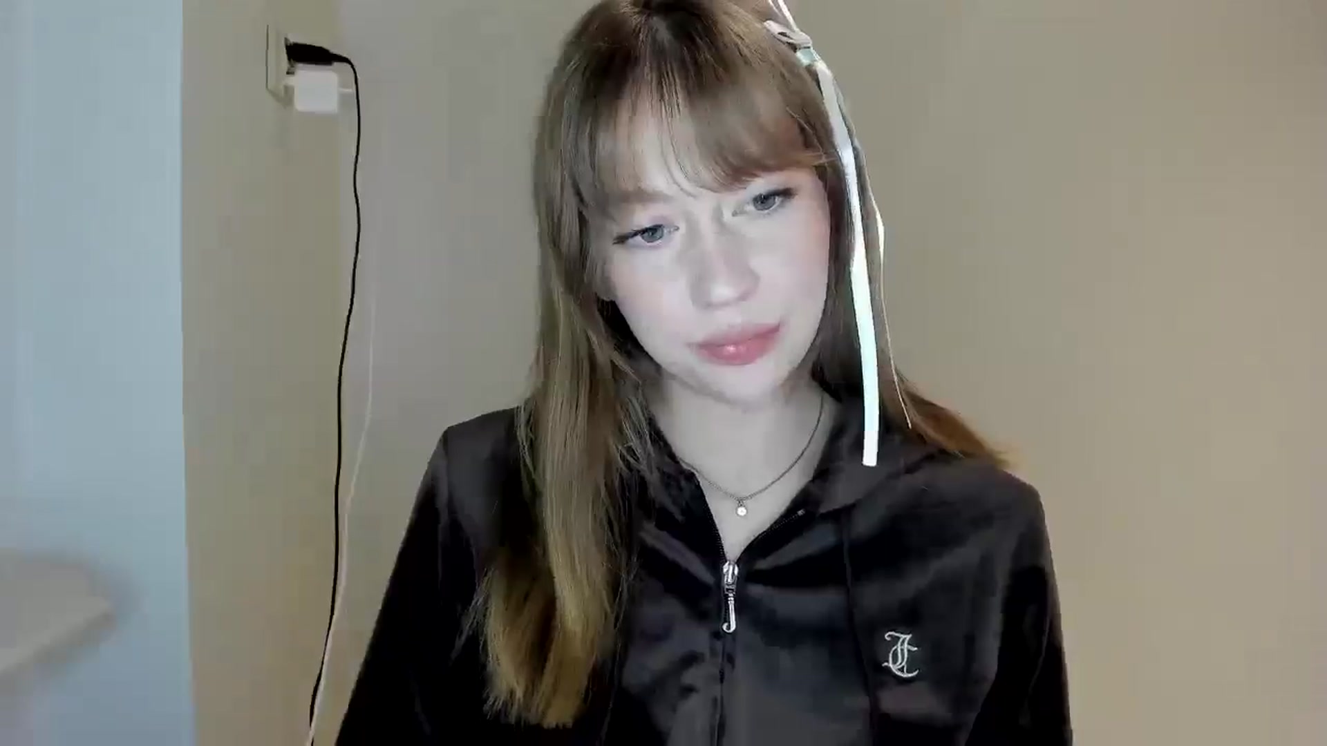 Gallery image thumbnail from RoboSasha's myfreecams stream on, 04/13/2026, 18:18 image 14 of 20