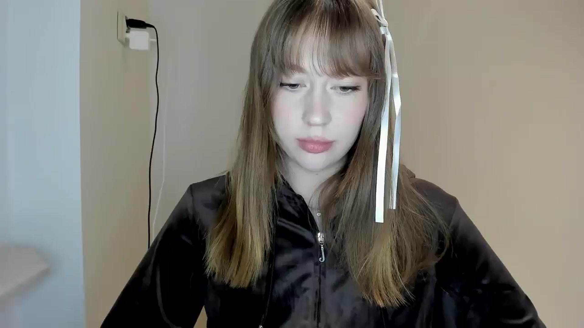 Gallery image thumbnail from RoboSasha's myfreecams stream on, 04/13/2026, 18:18 image 5 of 20