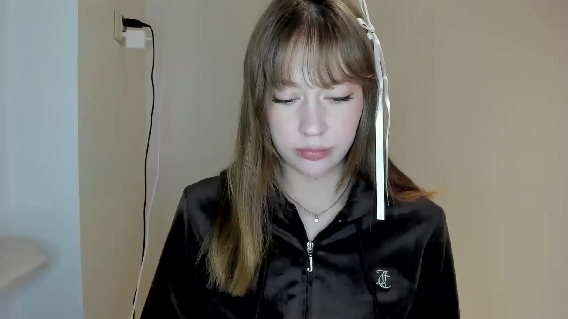 Gallery image thumbnail from RoboSasha's myfreecams stream on, 04/13/2026, 18:18 image 16 of 20