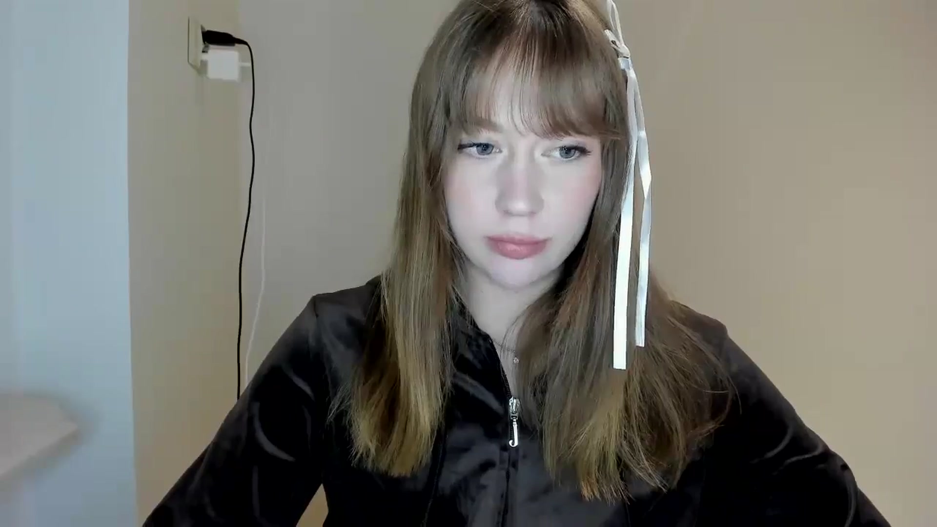 Gallery image thumbnail from RoboSasha's myfreecams stream on, 04/13/2026, 18:18 image 13 of 20