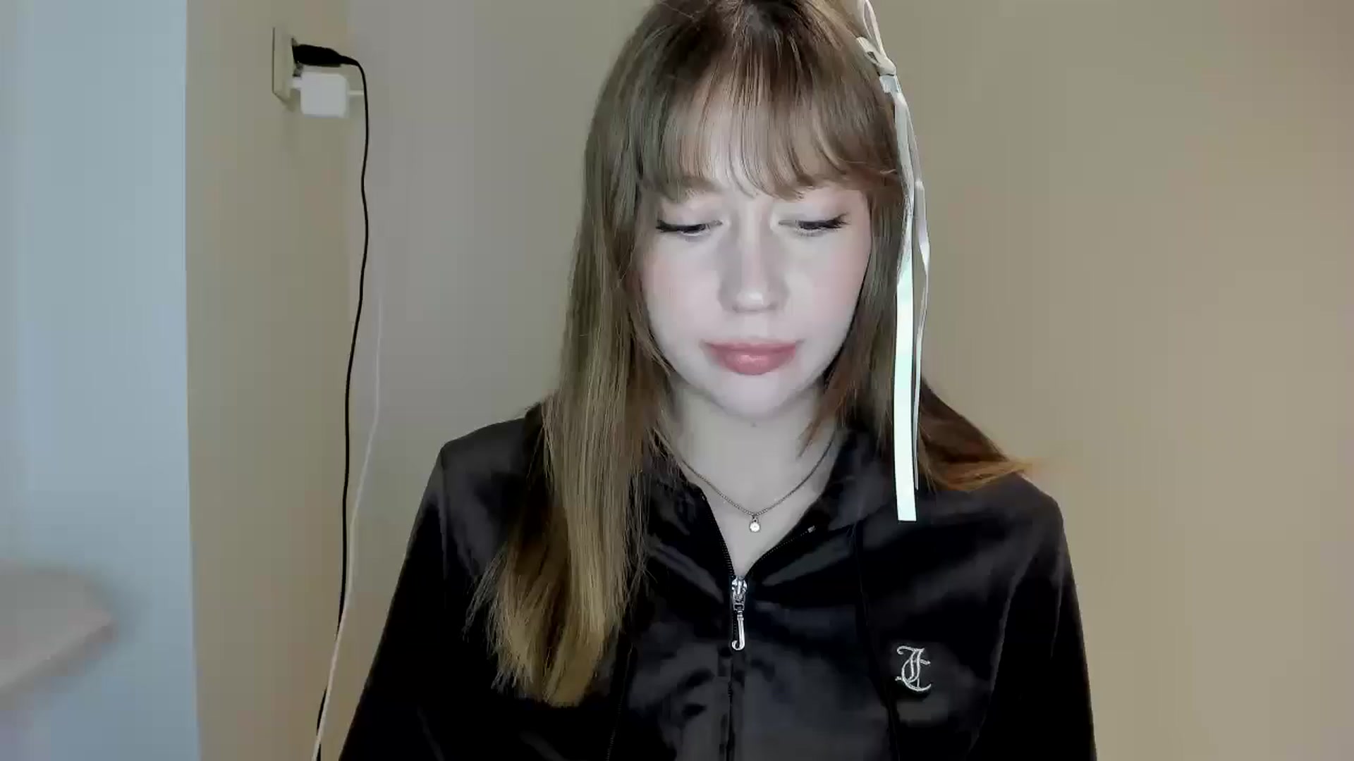 Gallery image thumbnail from RoboSasha's myfreecams stream on, 04/13/2026, 18:18 image 17 of 20