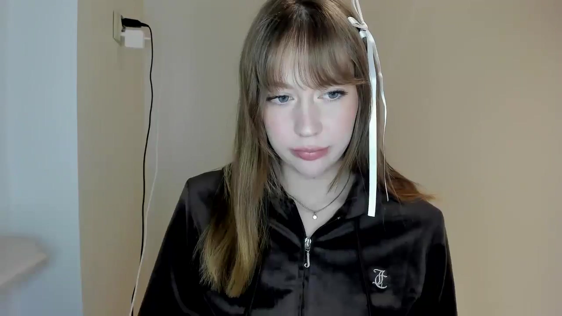 Gallery image thumbnail from RoboSasha's myfreecams stream on, 04/13/2026, 18:18 image 15 of 20