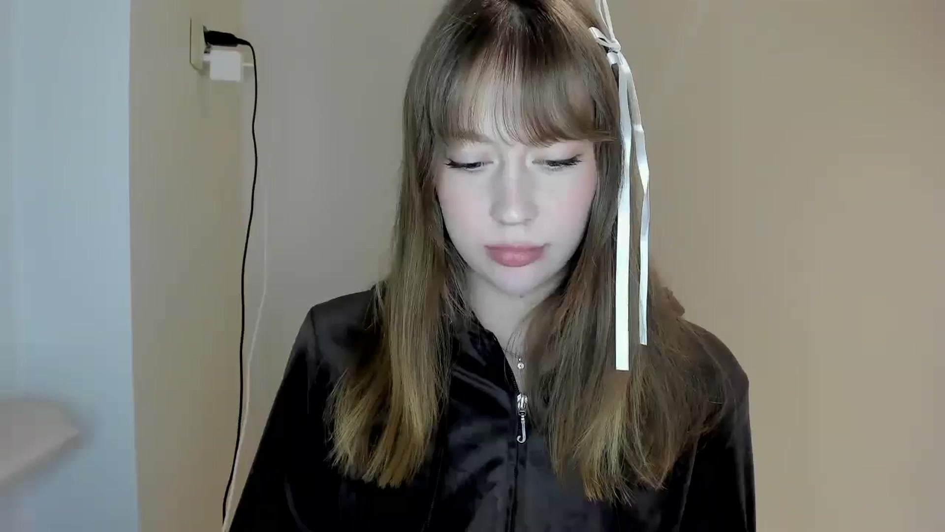 Gallery image thumbnail from RoboSasha's myfreecams stream on, 04/13/2026, 18:18 image 9 of 20