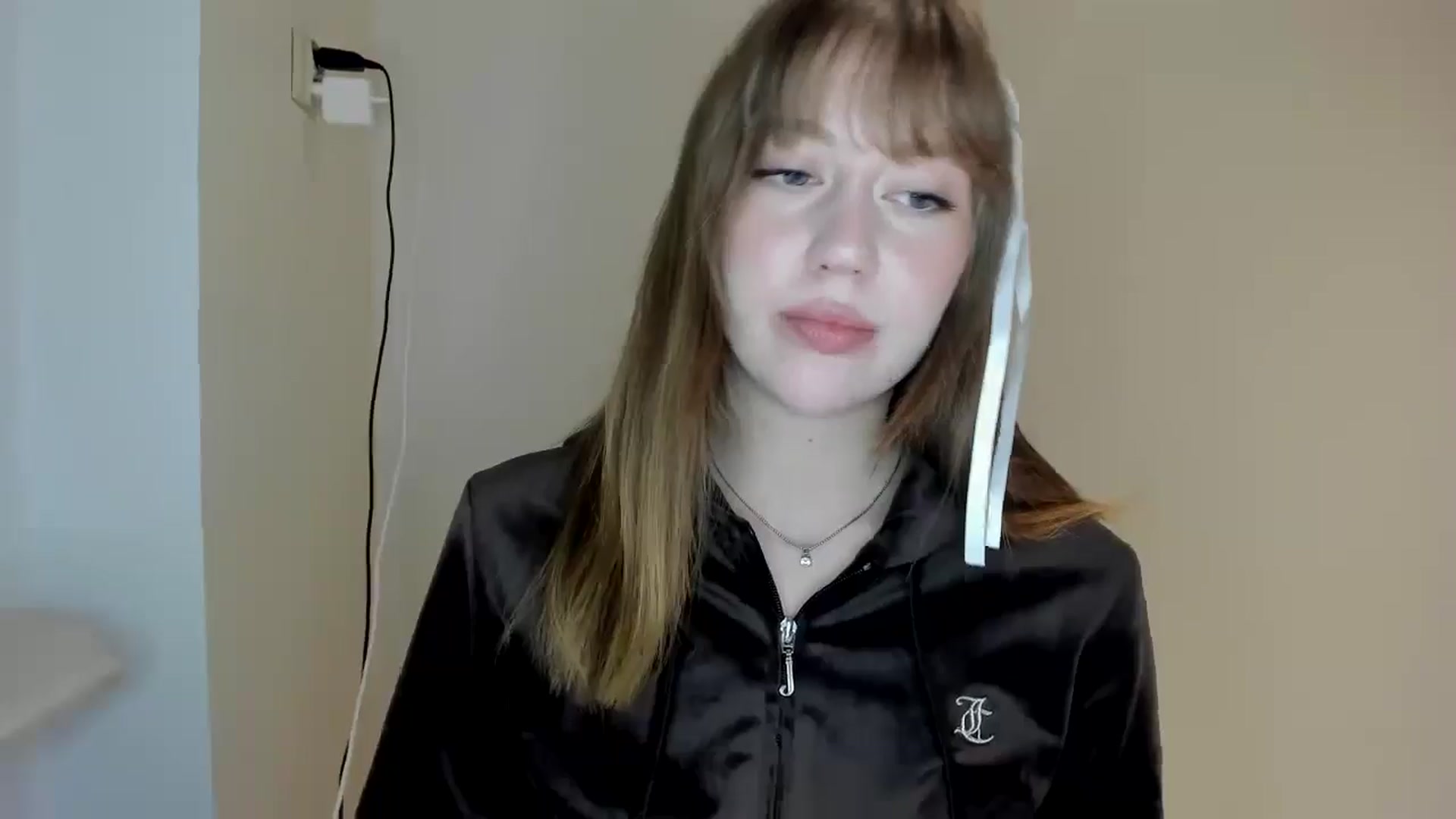 Gallery image thumbnail from RoboSasha's myfreecams stream on, 04/13/2026, 18:18 image 18 of 20