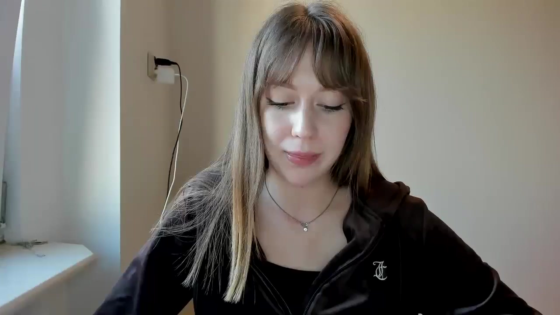 Gallery image thumbnail from RoboSasha's myfreecams stream on, 04/17/2026, 16:32 image 16 of 20