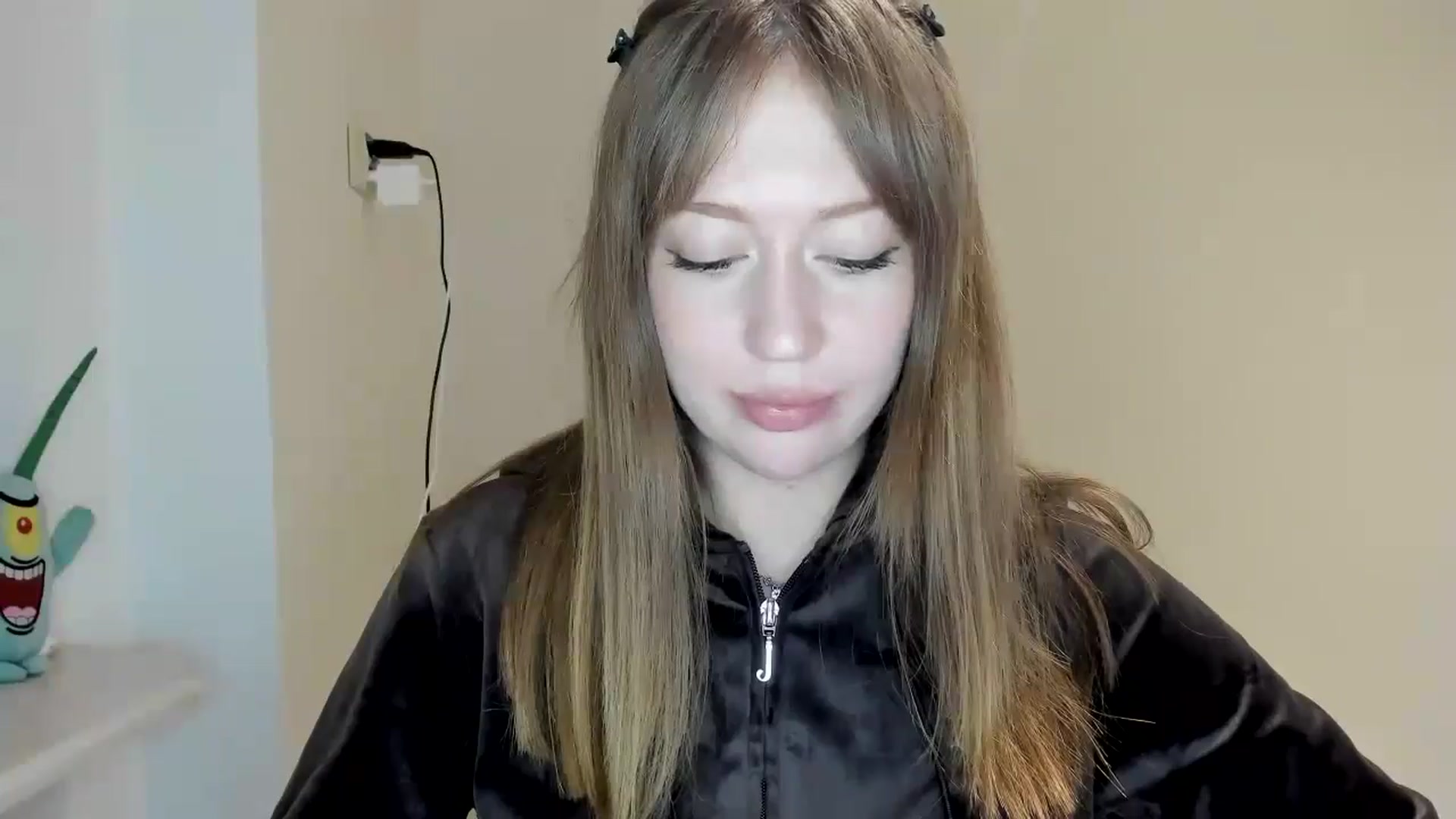 Gallery image thumbnail from RoboSasha's myfreecams stream on, 04/20/2026, 19:01 image 10 of 20