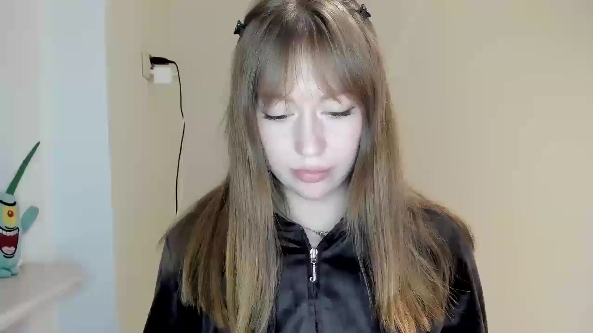 Gallery image thumbnail from RoboSasha's myfreecams stream on, 04/20/2026, 19:01 image 12 of 20