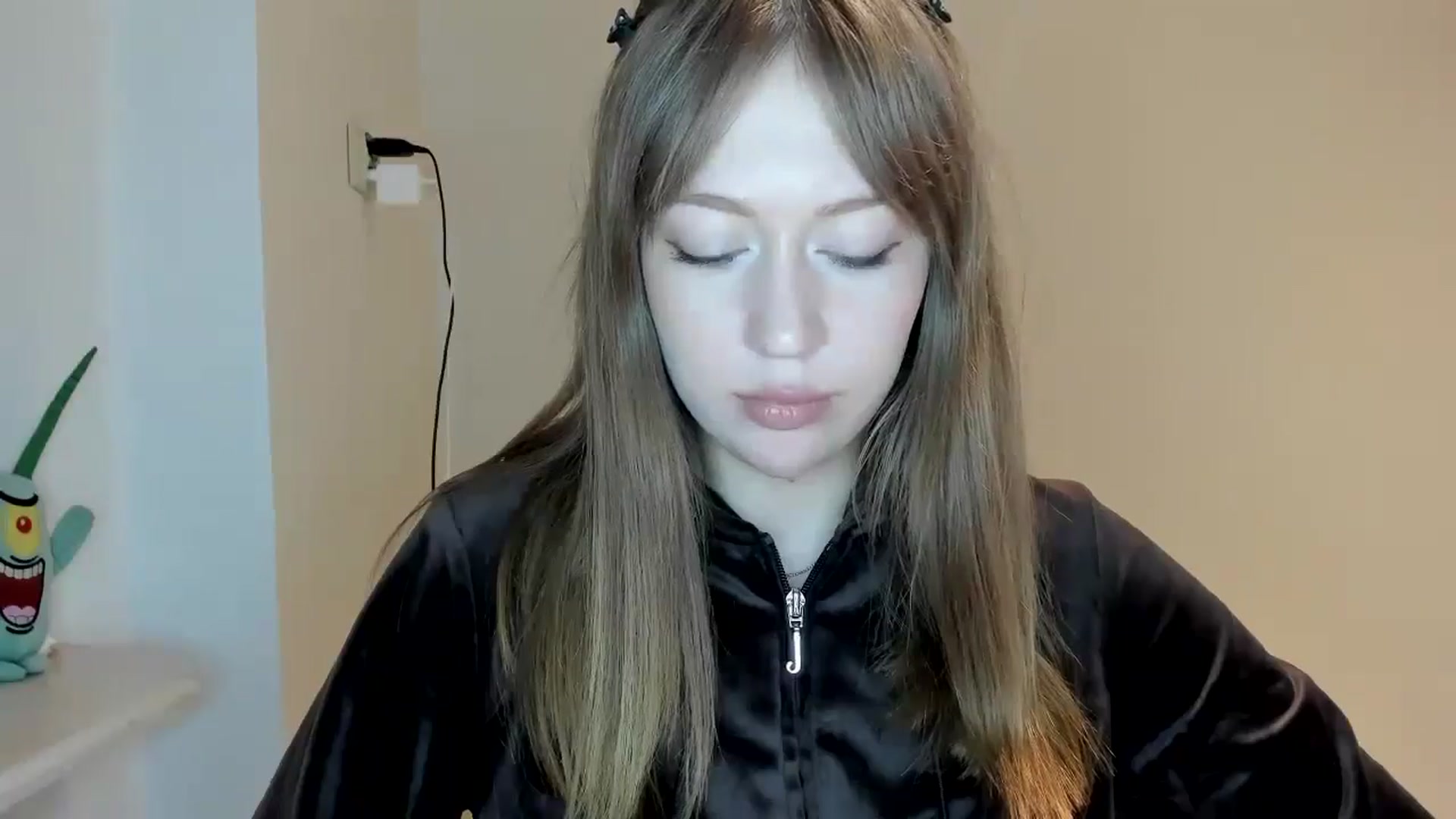 Gallery image thumbnail from RoboSasha's myfreecams stream on, 04/20/2026, 19:01 image 2 of 20