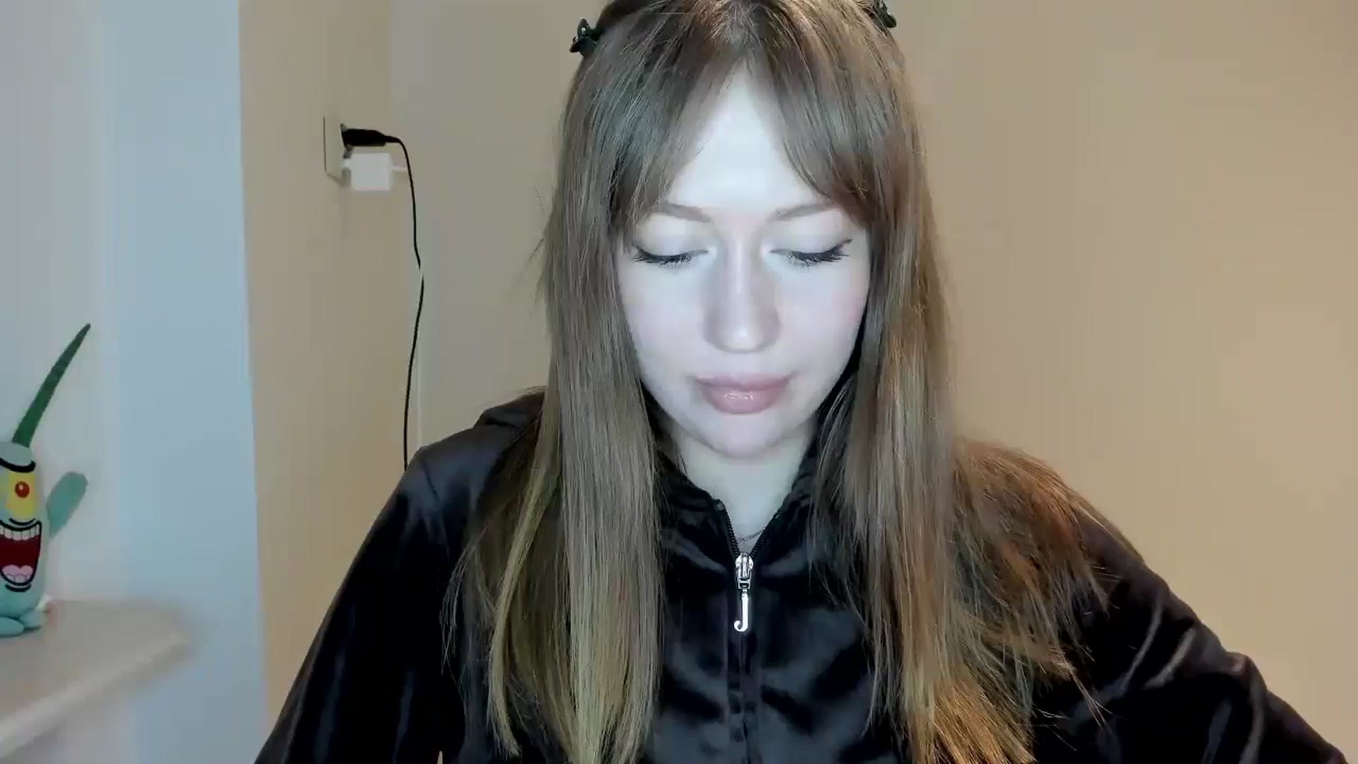 Gallery image thumbnail from RoboSasha's myfreecams stream on, 04/20/2026, 19:01 image 5 of 20
