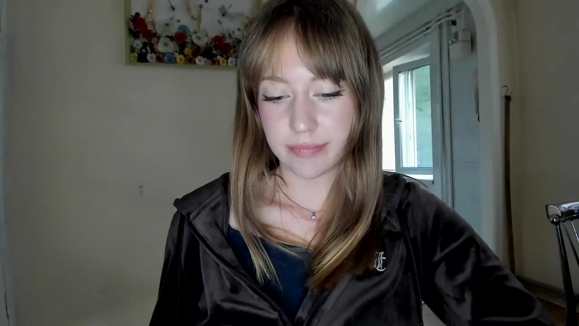 Gallery image thumbnail from RoboSasha's myfreecams stream on, 05/05/2026, 16:39 image 12 of 20