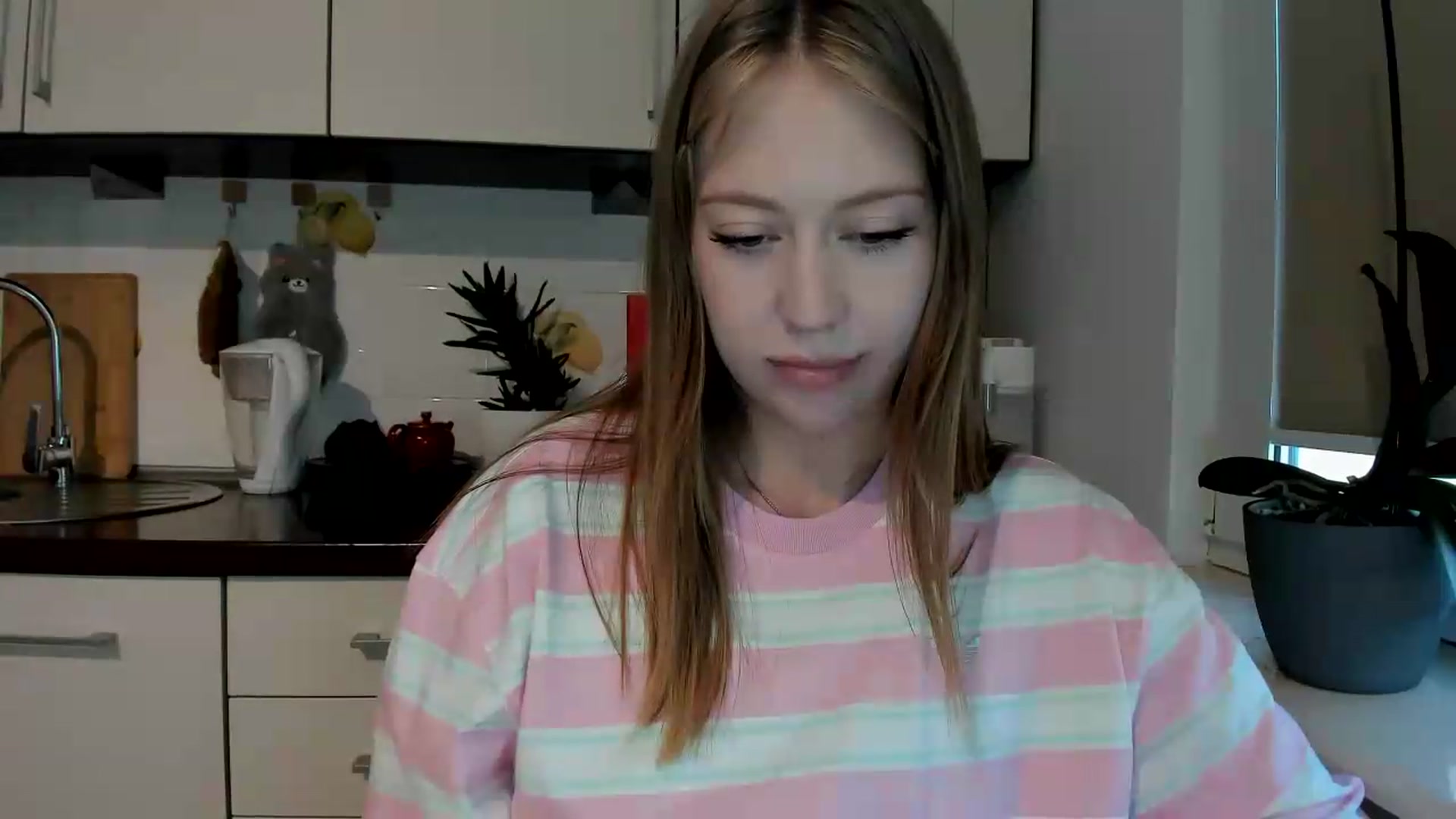 Gallery image thumbnail from RoboSasha's myfreecams stream on, 05/25/2026, 16:07 image 11 of 20