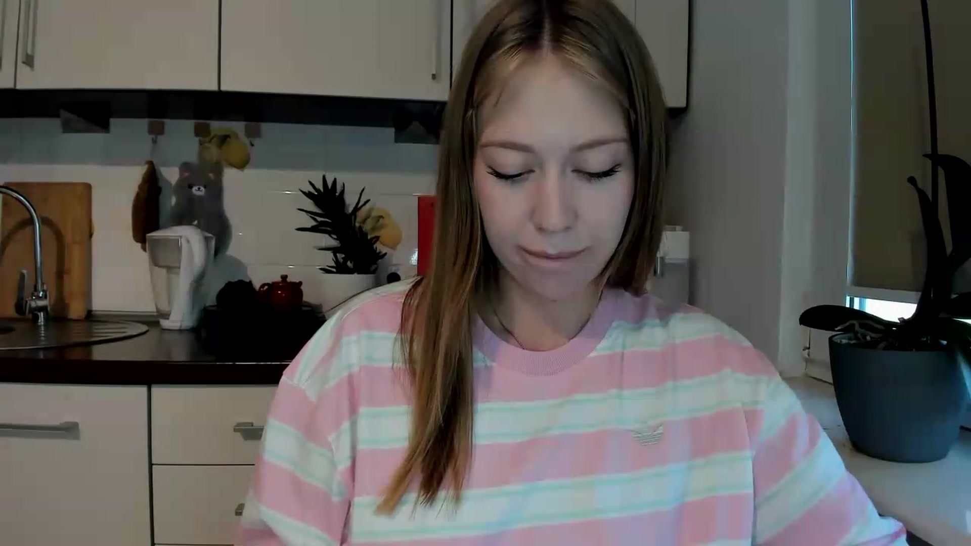 Gallery image thumbnail from RoboSasha's myfreecams stream on, 05/25/2026, 16:07 image 16 of 20