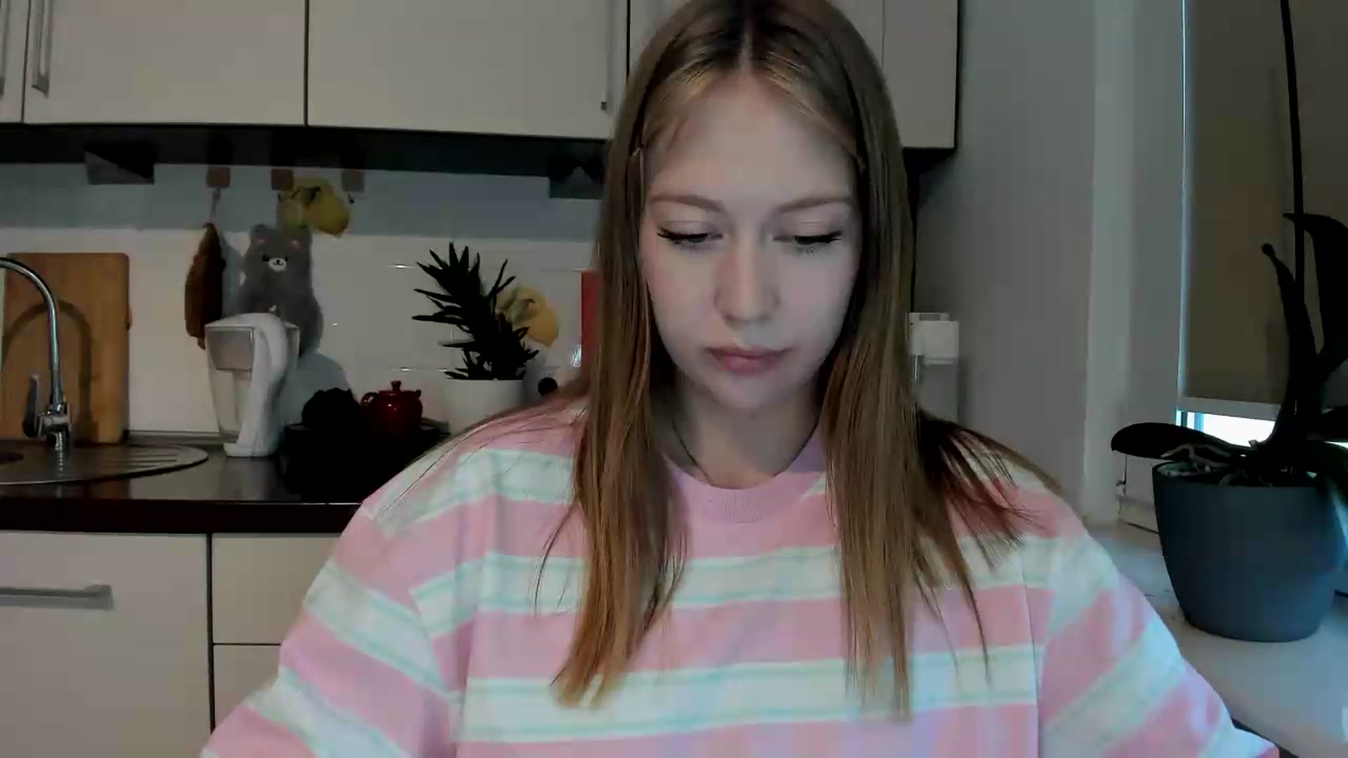 Gallery image thumbnail from RoboSasha's myfreecams stream on, 05/25/2026, 16:07 image 6 of 20