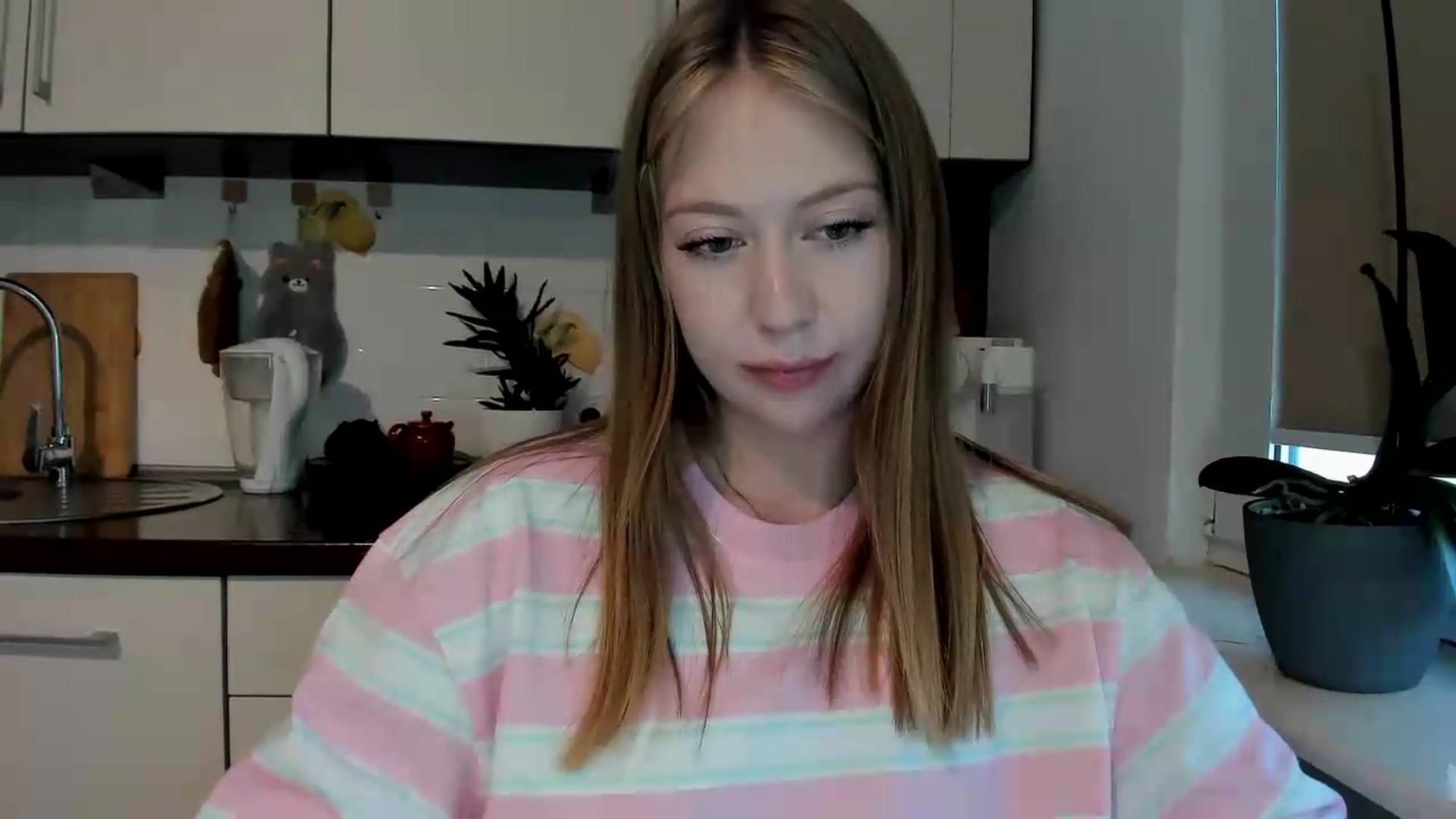 Gallery image thumbnail from RoboSasha's myfreecams stream on, 05/25/2026, 16:07 image 8 of 20
