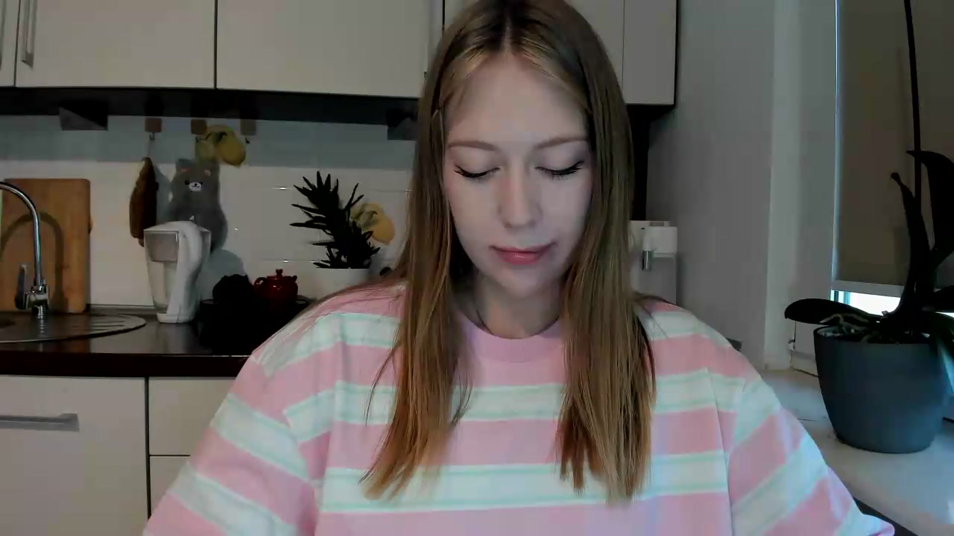 Gallery image thumbnail from RoboSasha's myfreecams stream on, 05/25/2026, 16:07 image 2 of 20