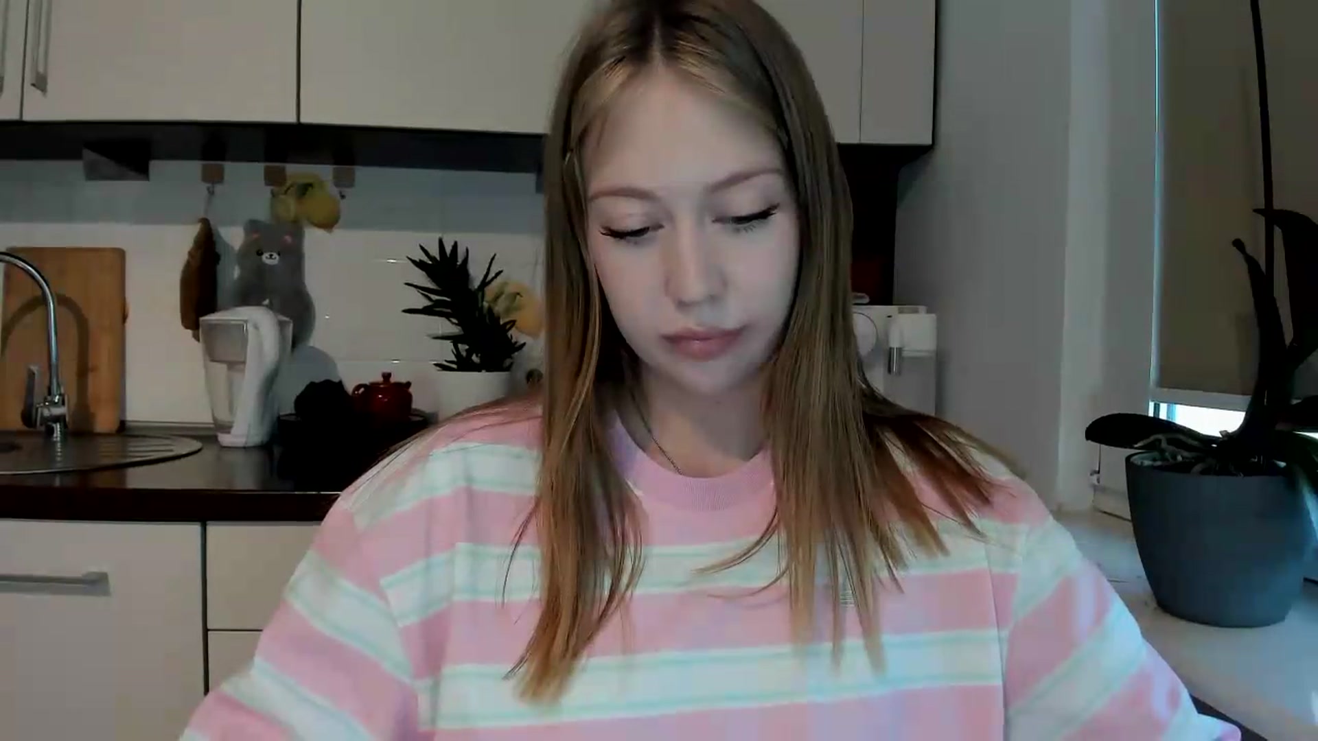 Gallery image thumbnail from RoboSasha's myfreecams stream on, 05/25/2026, 16:07 image 5 of 20
