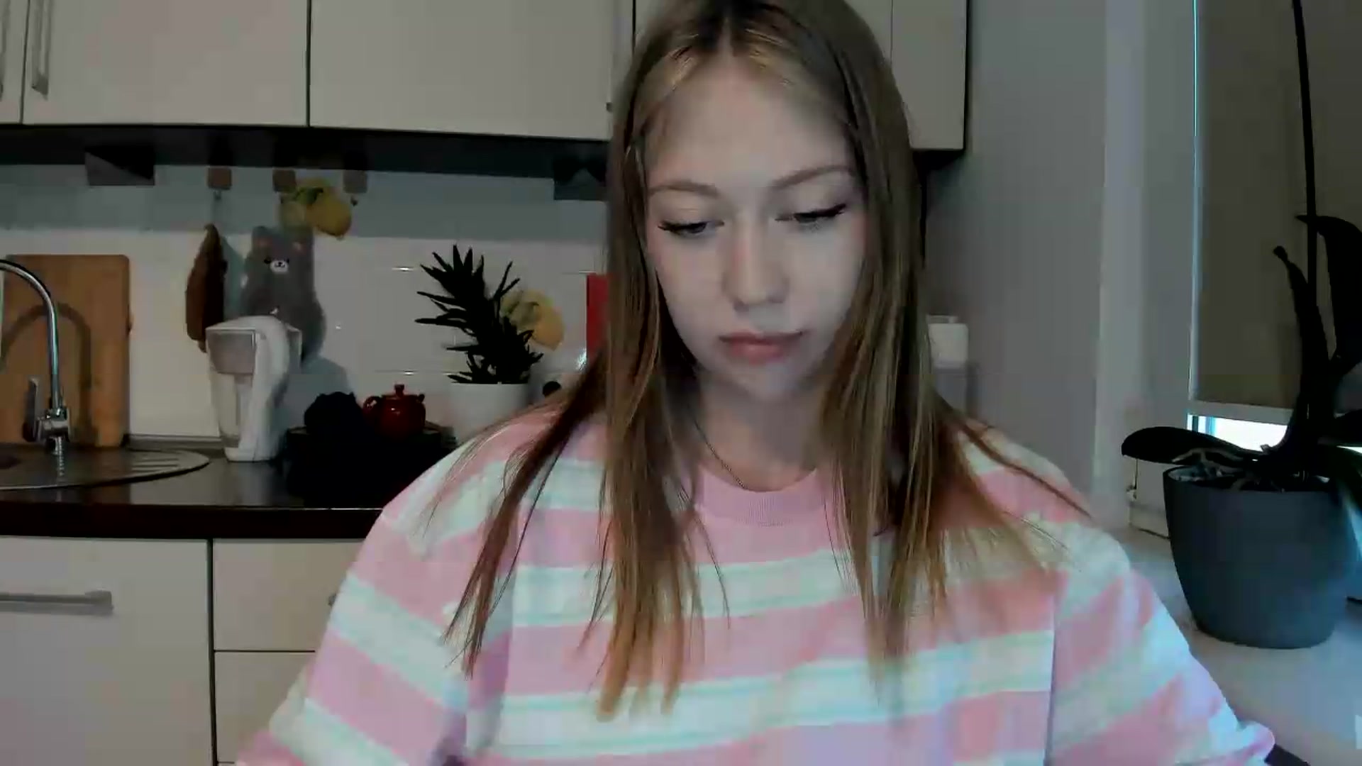 Gallery image thumbnail from RoboSasha's myfreecams stream on, 05/25/2026, 16:07 image 13 of 20