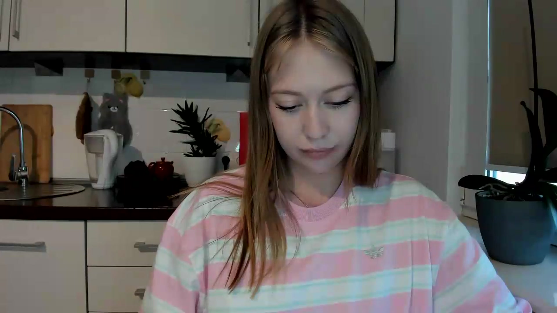 Gallery image thumbnail from RoboSasha's myfreecams stream on, 05/25/2026, 16:07 image 18 of 20