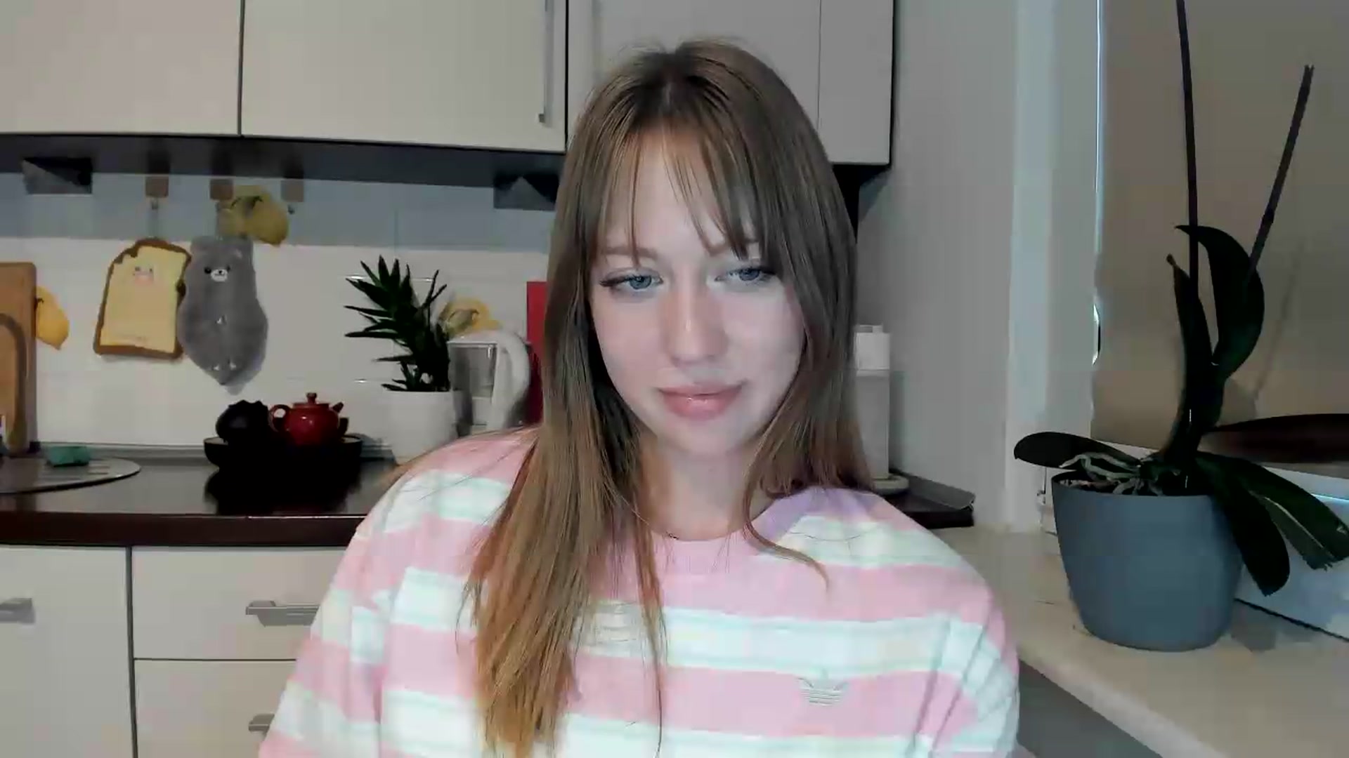 Gallery image thumbnail from RoboSasha's myfreecams stream on, 05/26/2026, 17:28 image 7 of 20