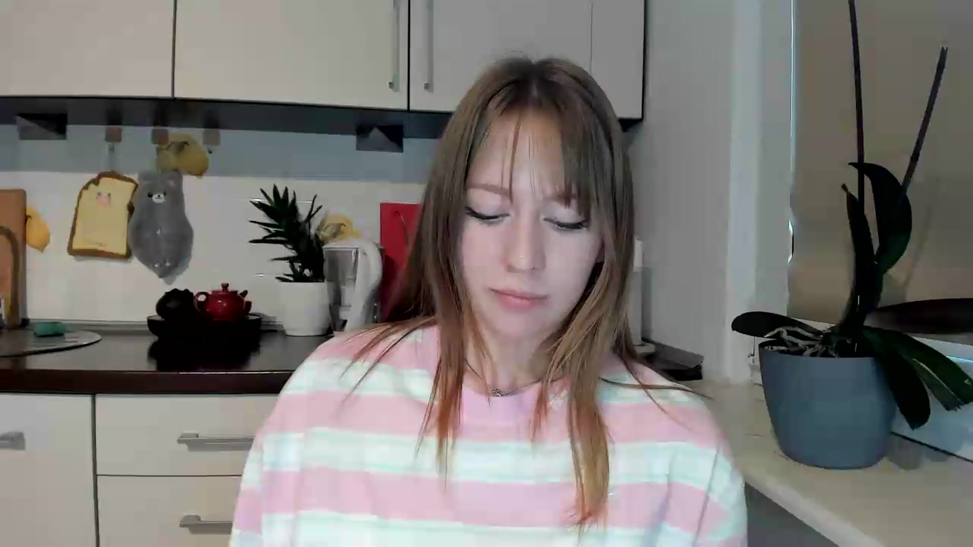 Gallery image thumbnail from RoboSasha's myfreecams stream on, 05/26/2026, 17:28 image 17 of 20