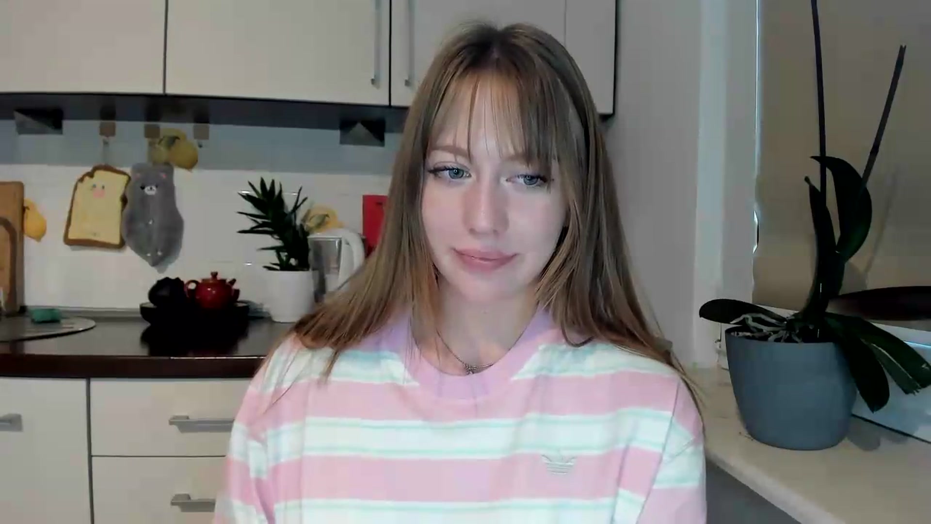 Gallery image thumbnail from RoboSasha's myfreecams stream on, 05/26/2026, 17:28 image 13 of 20