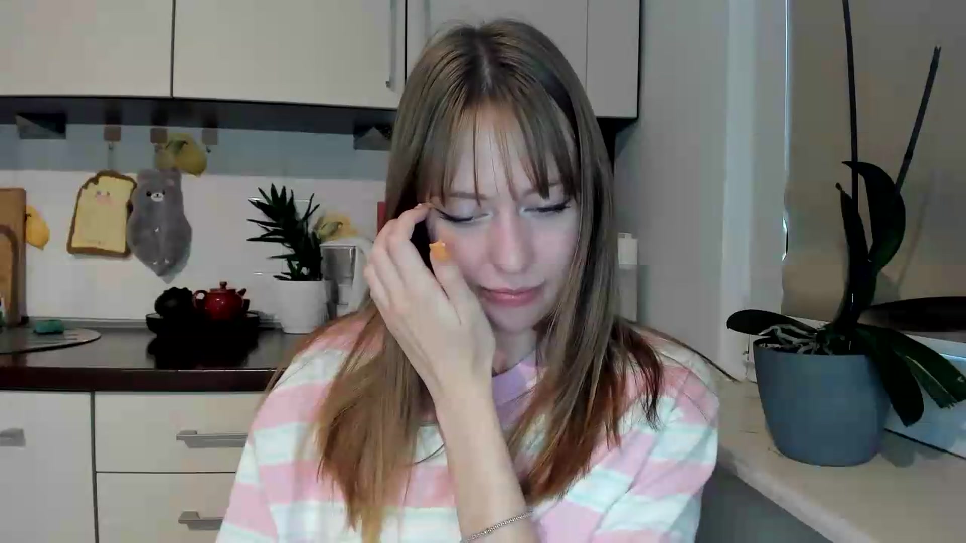 Gallery image thumbnail from RoboSasha's myfreecams stream on, 05/26/2026, 17:28 image 12 of 20
