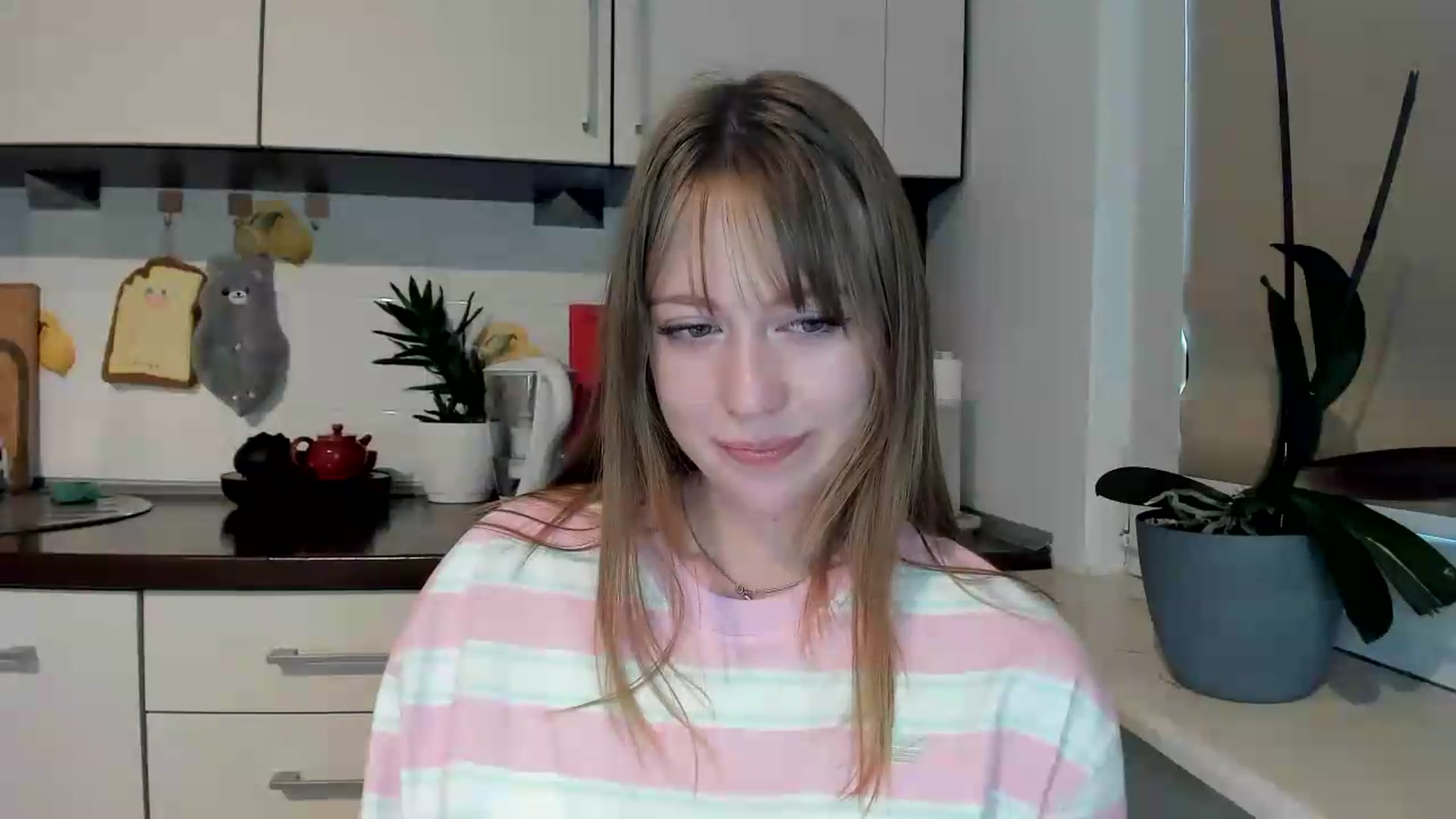 Gallery image thumbnail from RoboSasha's myfreecams stream on, 05/26/2026, 17:28 image 16 of 20