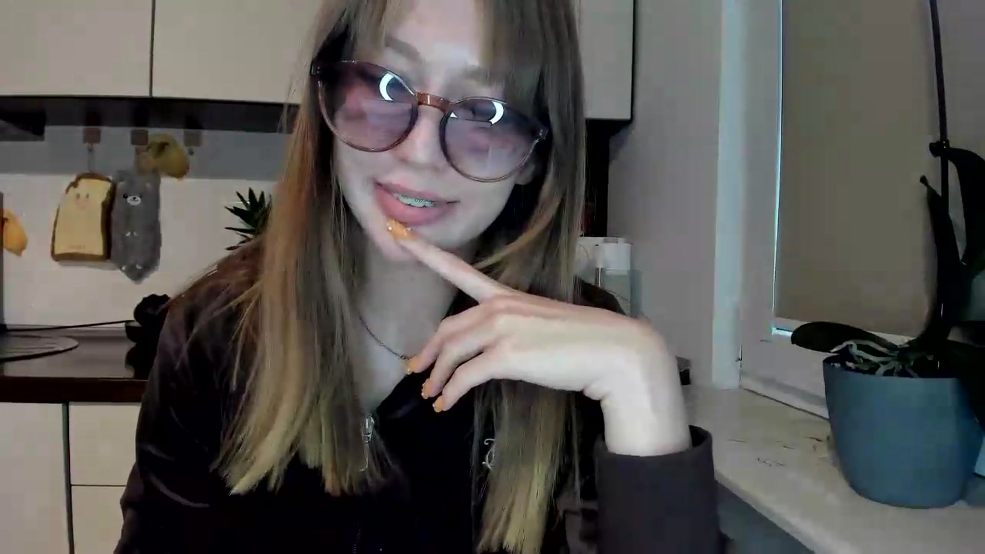 Gallery image thumbnail from RoboSasha's myfreecams stream on, 05/27/2026, 18:07 image 19 of 20