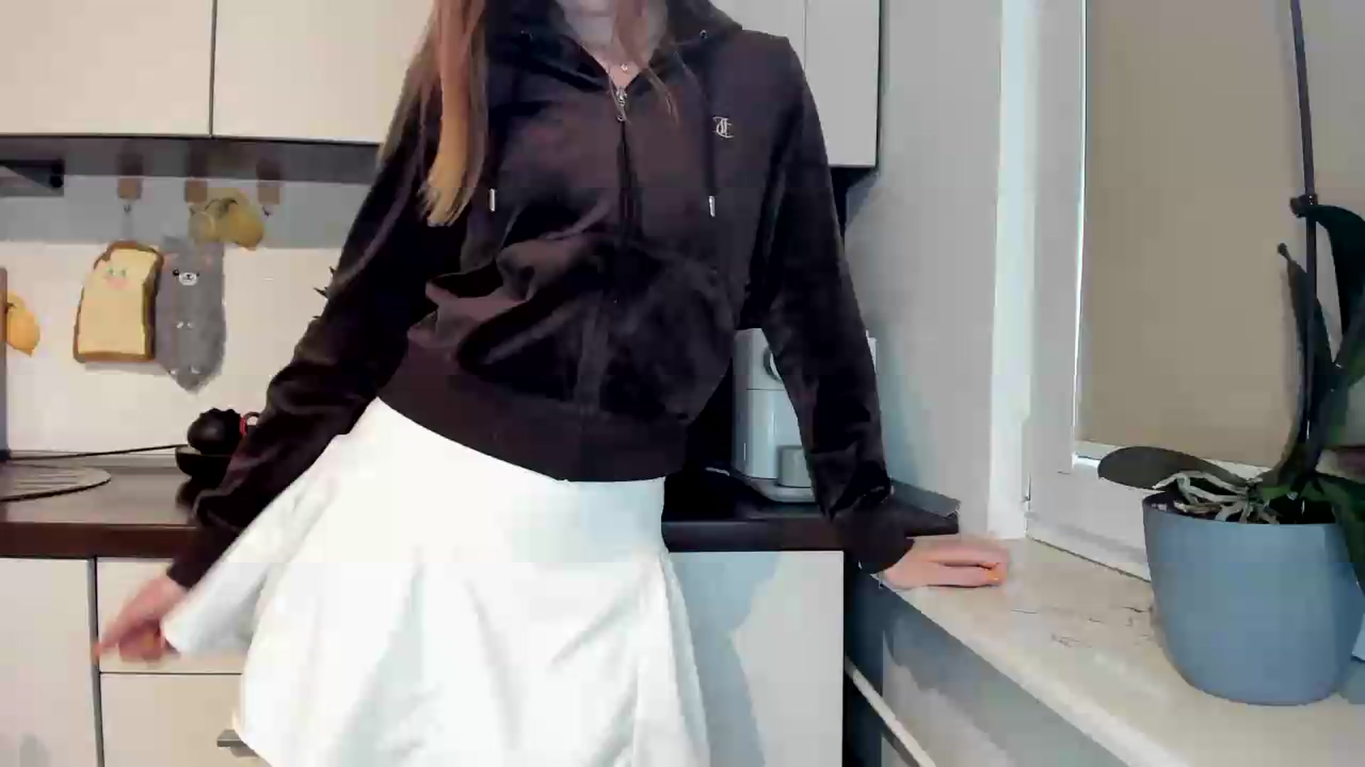Gallery image thumbnail from RoboSasha's myfreecams stream on, 05/27/2026, 18:07 image 16 of 20