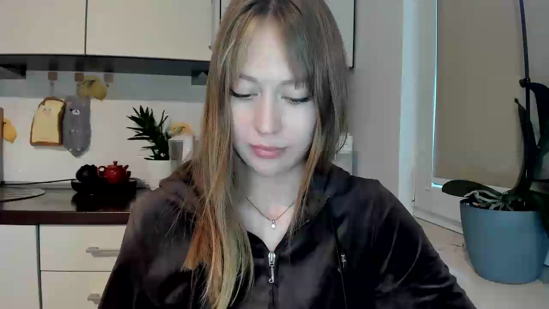 Gallery image thumbnail from RoboSasha's myfreecams stream on, 05/27/2026, 18:07 image 10 of 20
