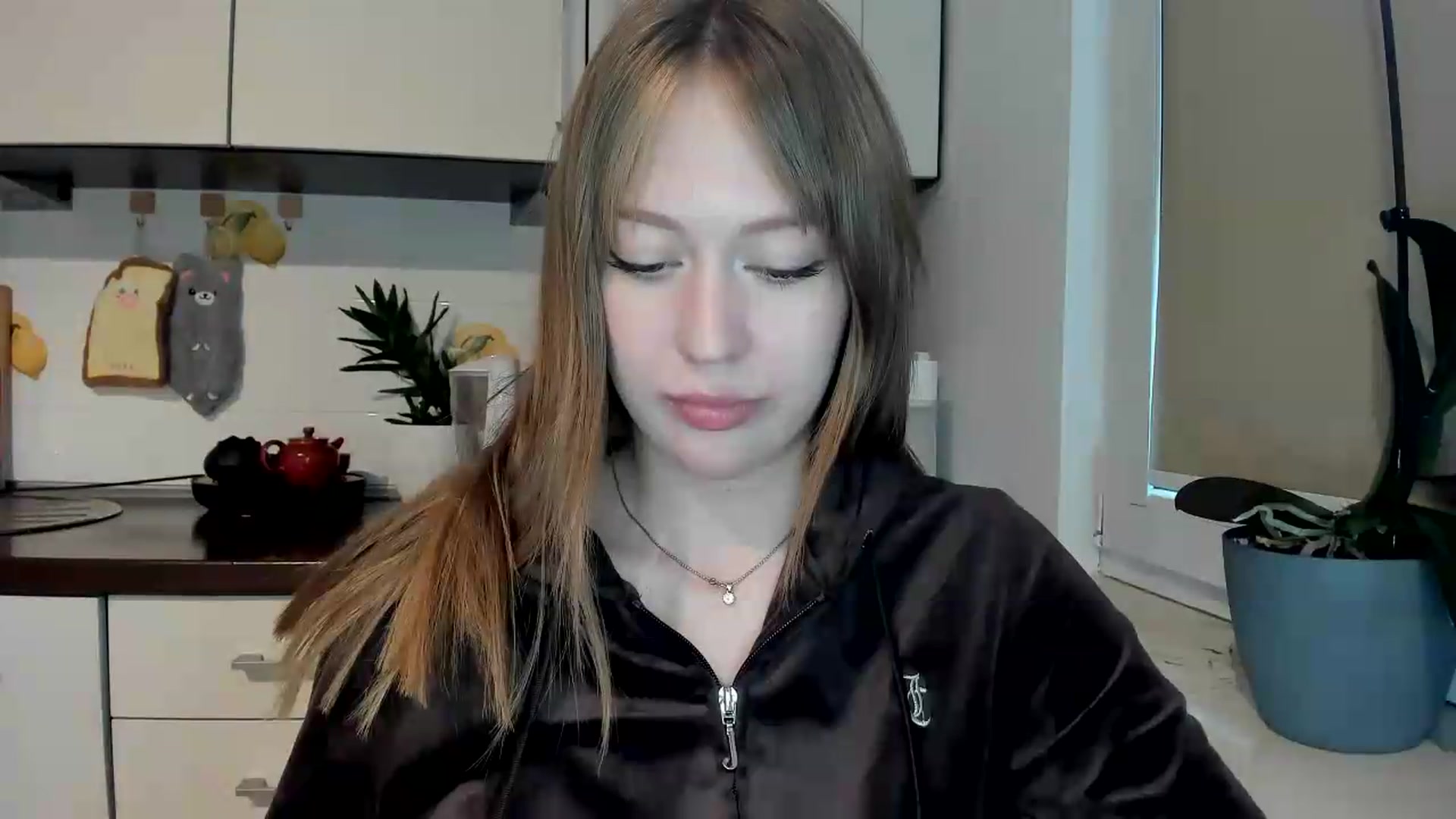 Gallery image thumbnail from RoboSasha's myfreecams stream on, 05/27/2026, 18:07 image 7 of 20