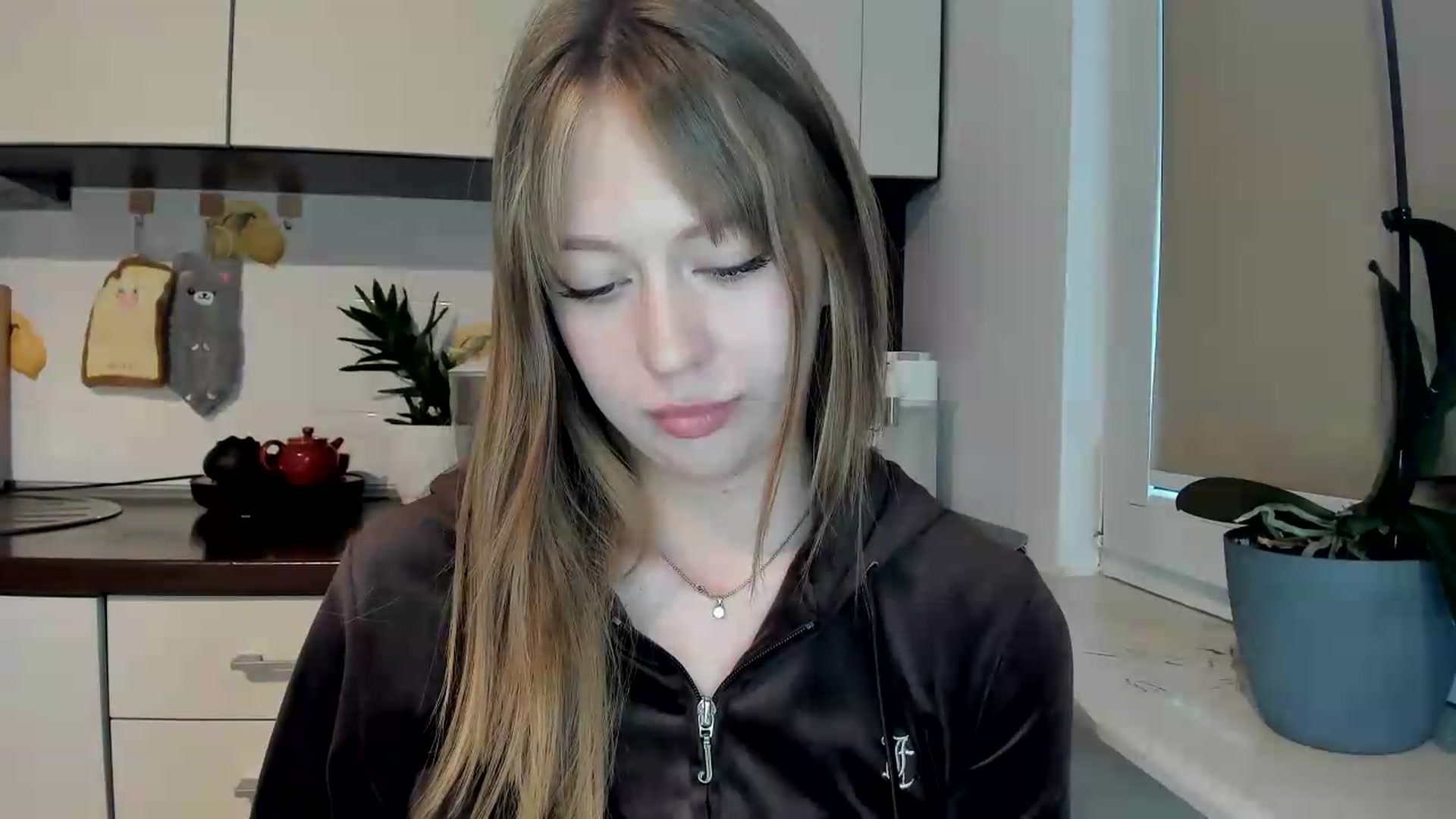 Gallery image thumbnail from RoboSasha's myfreecams stream on, 05/27/2026, 18:07 image 12 of 20