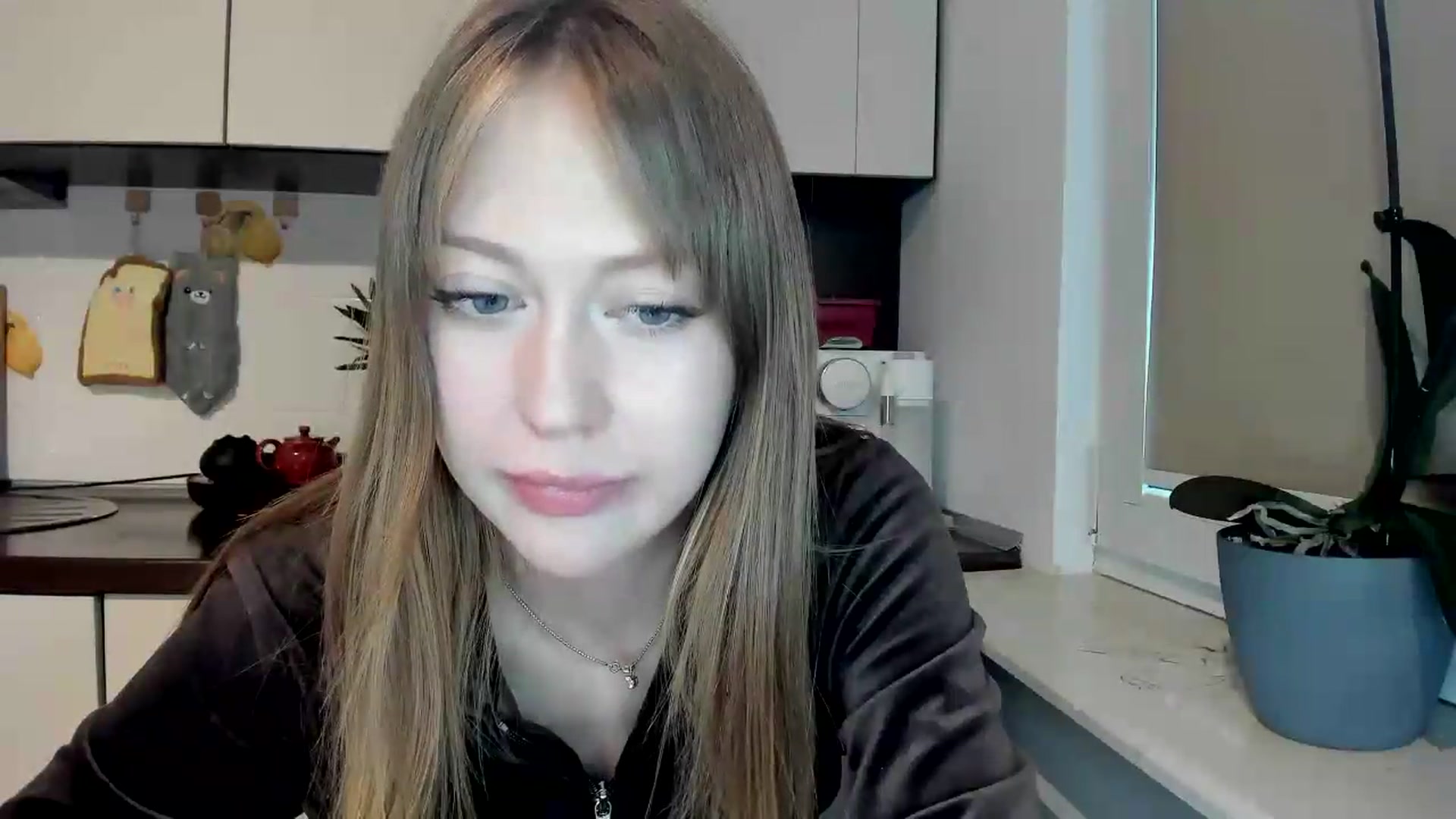 Gallery image thumbnail from RoboSasha's myfreecams stream on, 05/27/2026, 18:07 image 17 of 20