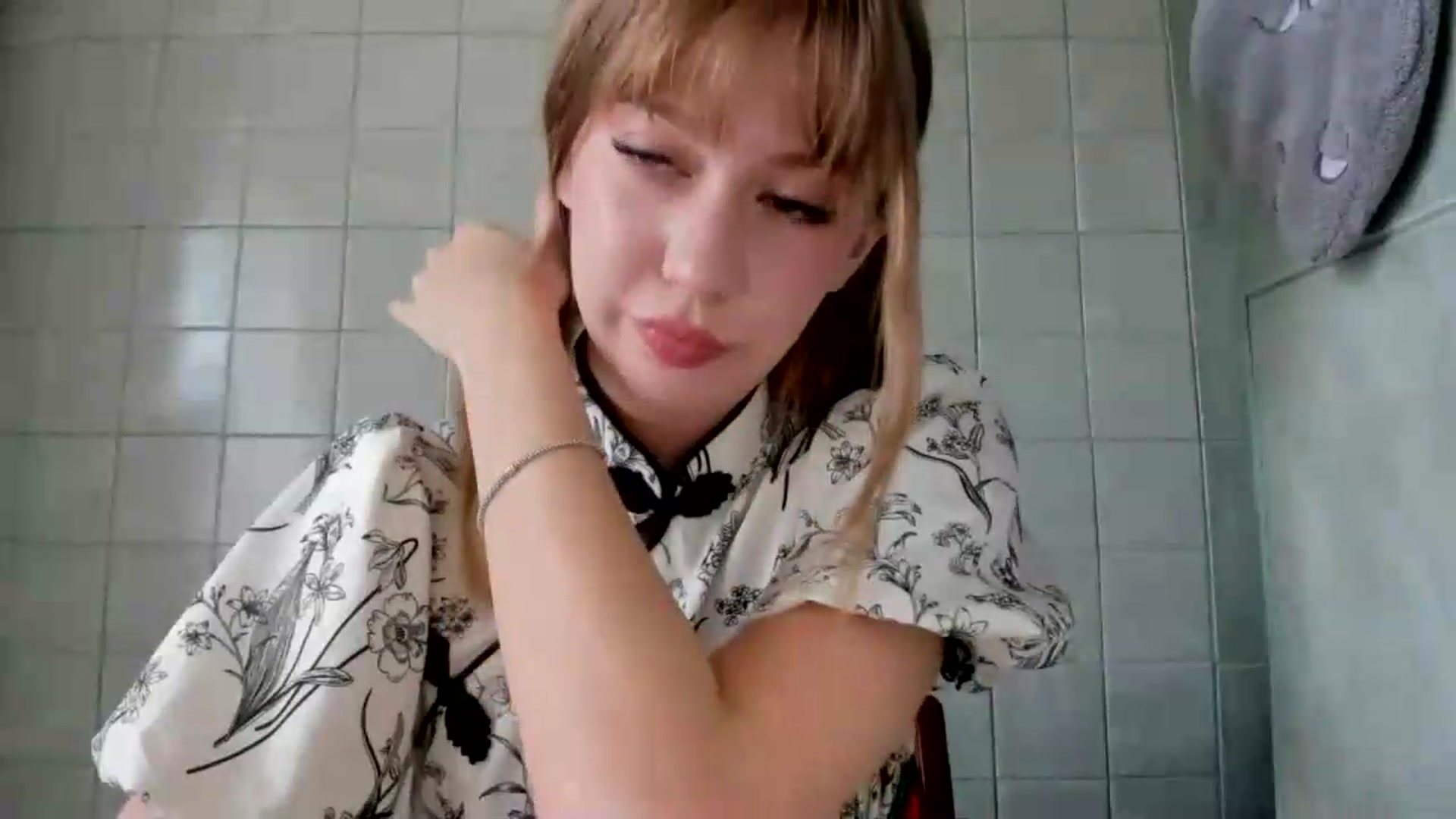 Gallery image thumbnail from RoboSasha's myfreecams stream on, 08/12/2026, 09:17 image 16 of 20