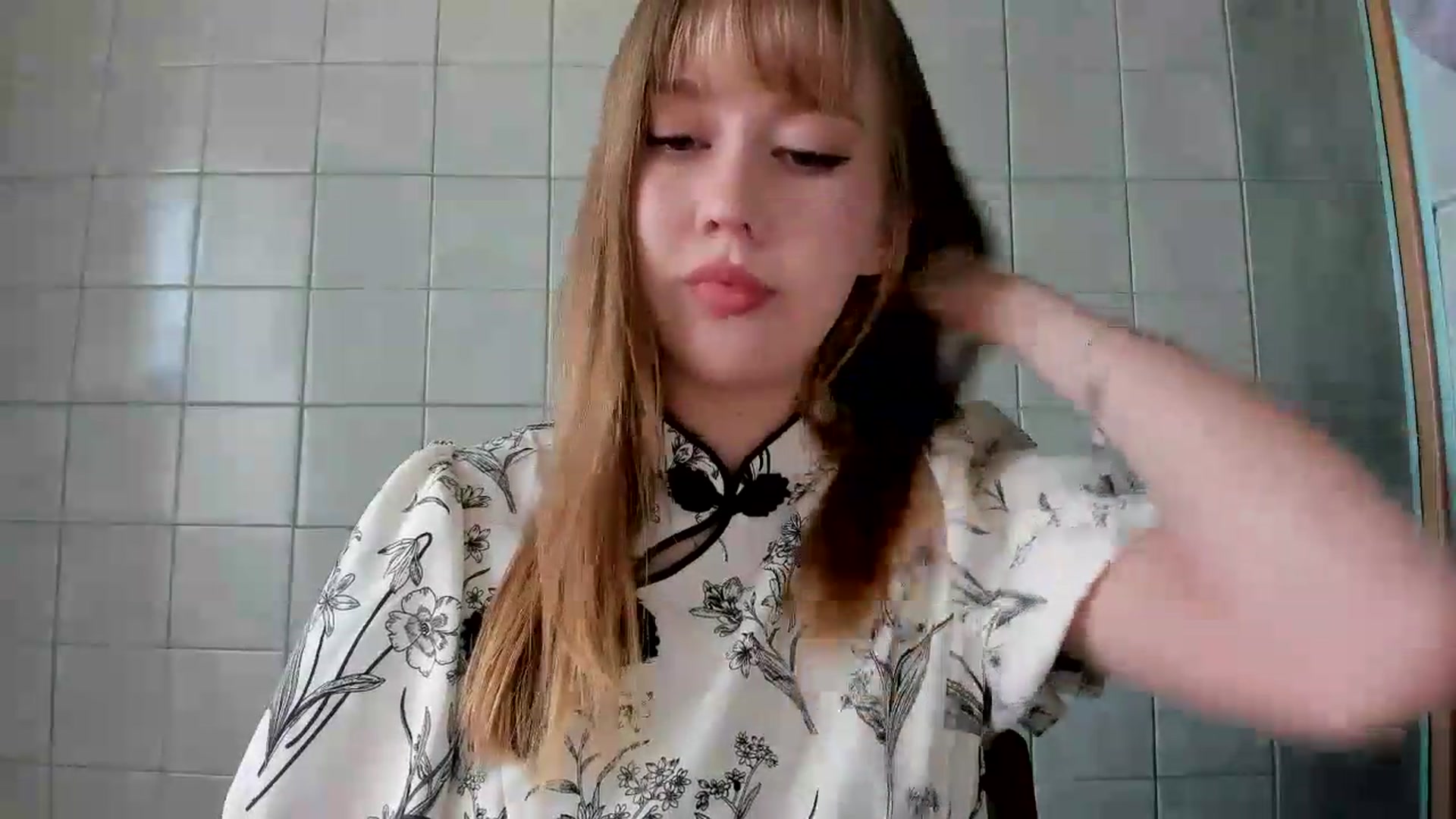 Gallery image thumbnail from RoboSasha's myfreecams stream on, 08/12/2026, 09:17 image 11 of 20