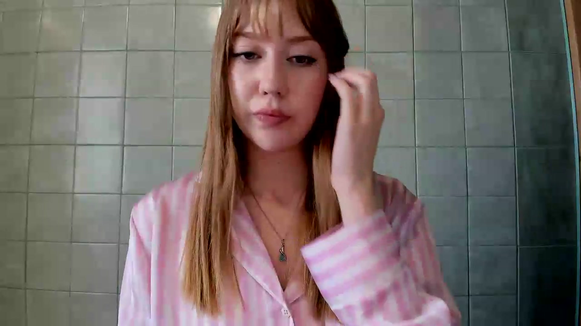 Gallery image thumbnail from RoboSasha's myfreecams stream on, 08/21/2026, 12:01 image 12 of 20