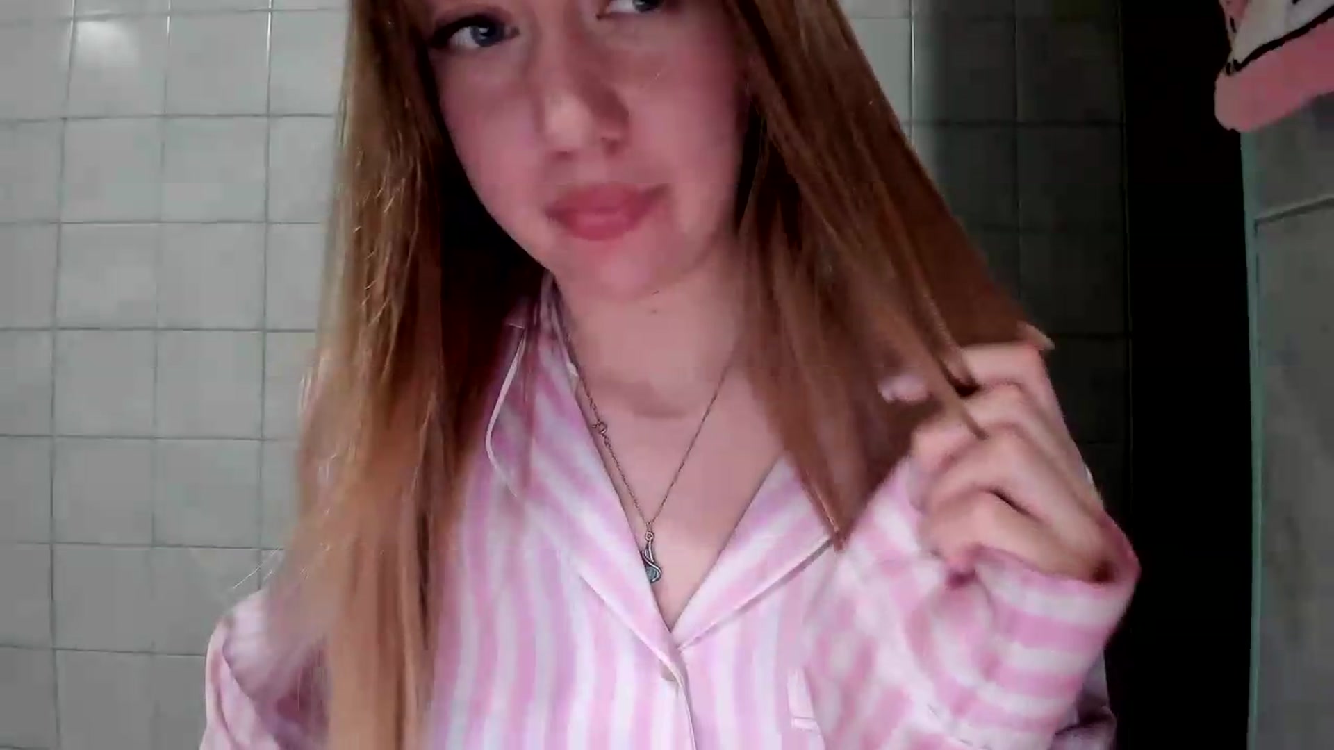 Gallery image thumbnail from RoboSasha's myfreecams stream on, 08/27/2026, 20:27 image 4 of 20