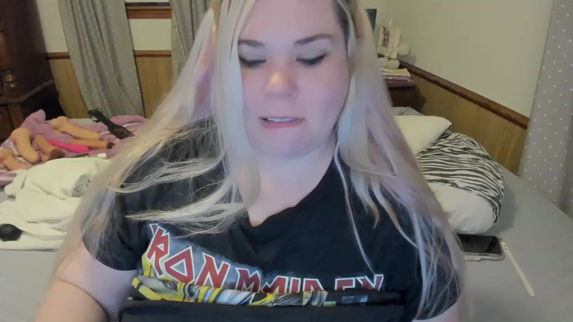 Gallery image thumbnail from RobotJeannie's myfreecams stream on, 05/22/2023, 01:25 image 13 of 20