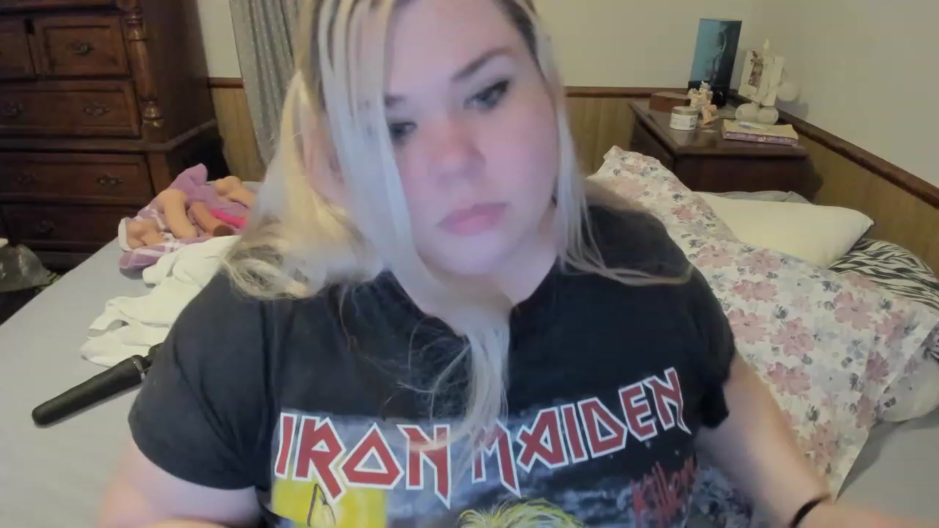 Gallery image thumbnail from RobotJeannie's myfreecams stream on, 05/22/2023, 01:25 image 10 of 20