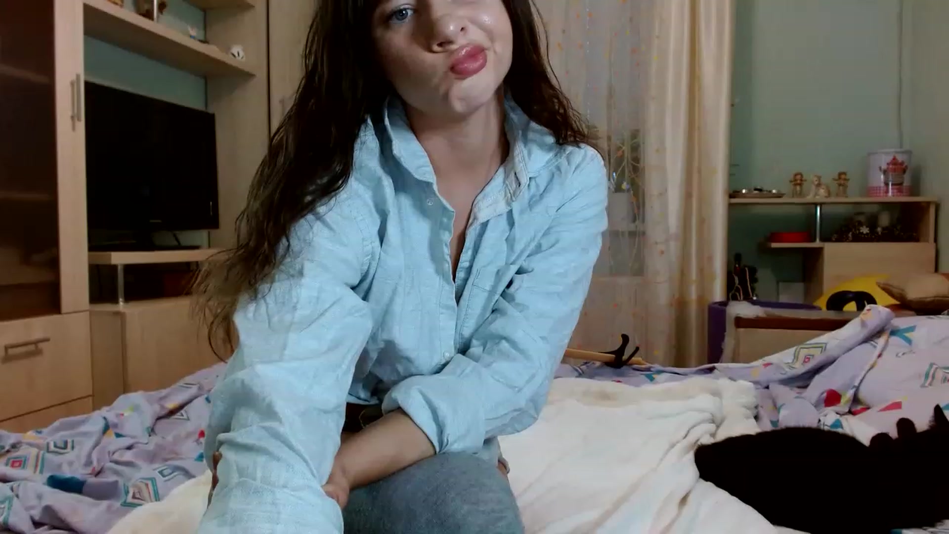 Gallery image thumbnail from RockGoddesss's myfreecams stream on, 06/19/2023, 17:49 image 15 of 20