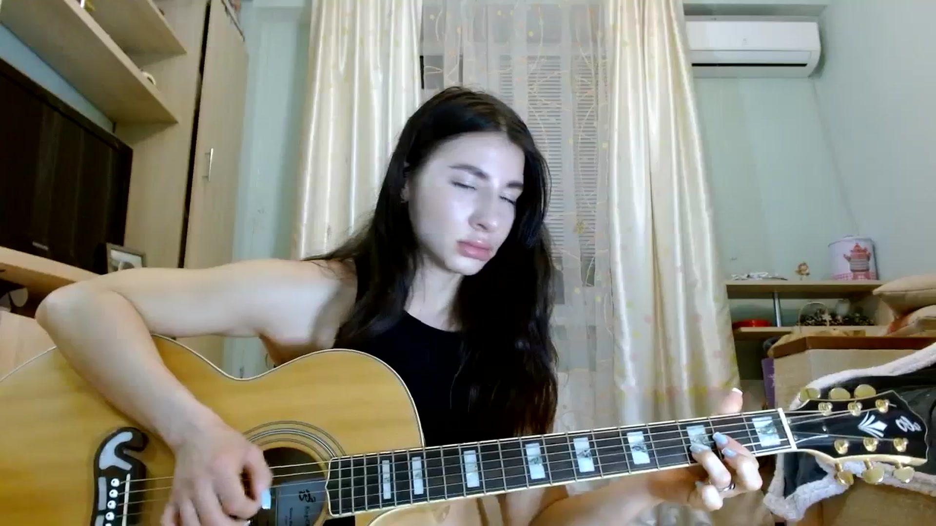 Gallery image thumbnail from RockGoddesss's myfreecams stream on, 04/14/2024, 17:39 image 14 of 20