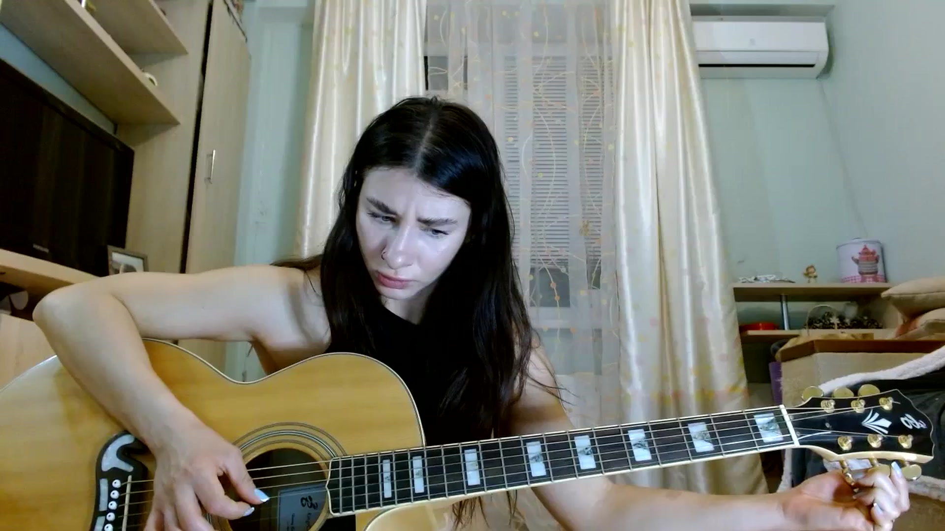 Gallery image thumbnail from RockGoddesss's myfreecams stream on, 04/14/2024, 17:39 image 15 of 20