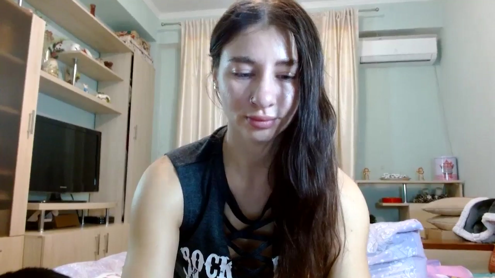 Gallery image thumbnail from RockGoddesss's myfreecams stream on, 04/22/2024, 18:39 image 14 of 20