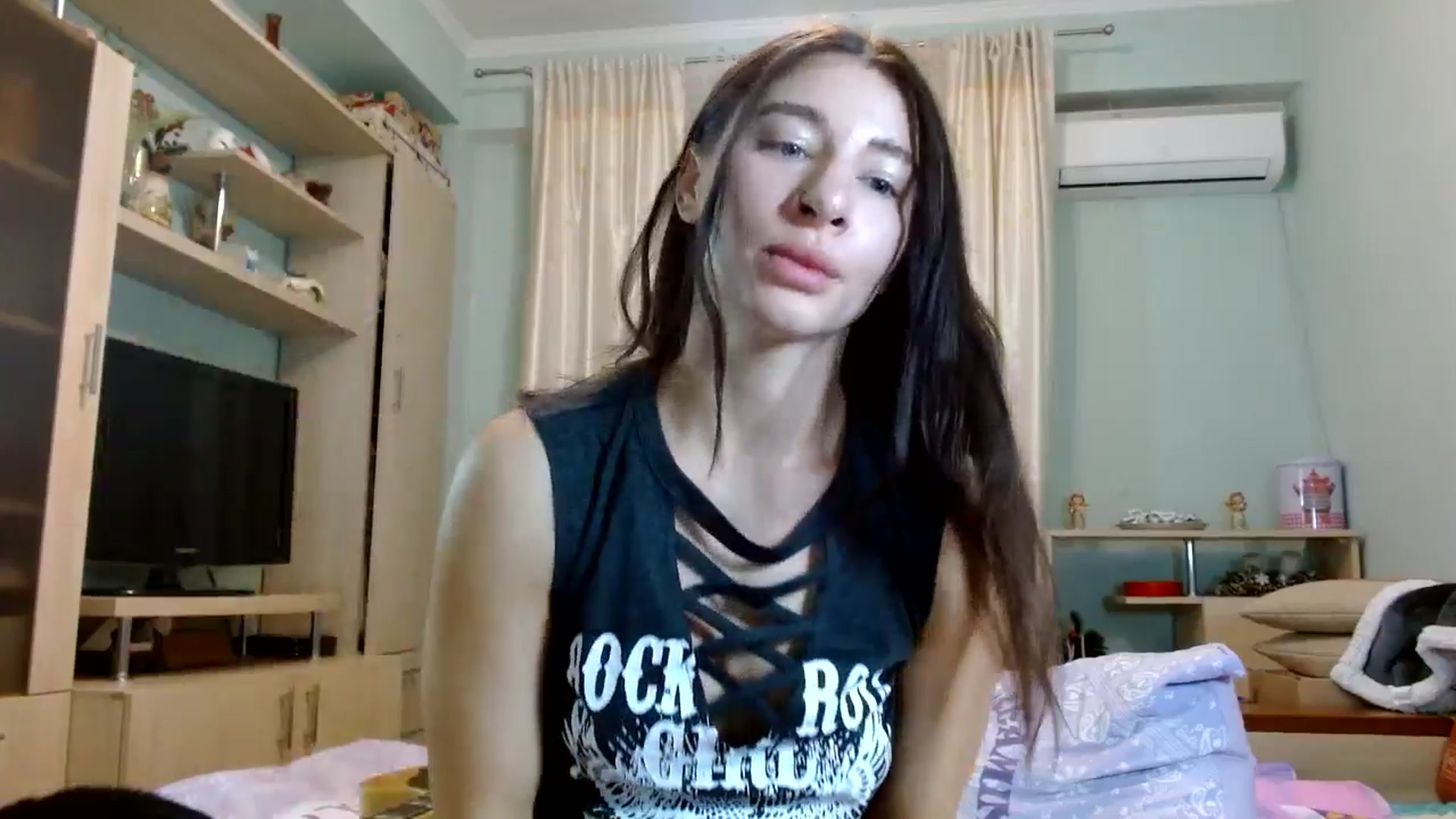 Gallery image thumbnail from RockGoddesss's myfreecams stream on, 04/22/2024, 18:39 image 15 of 20